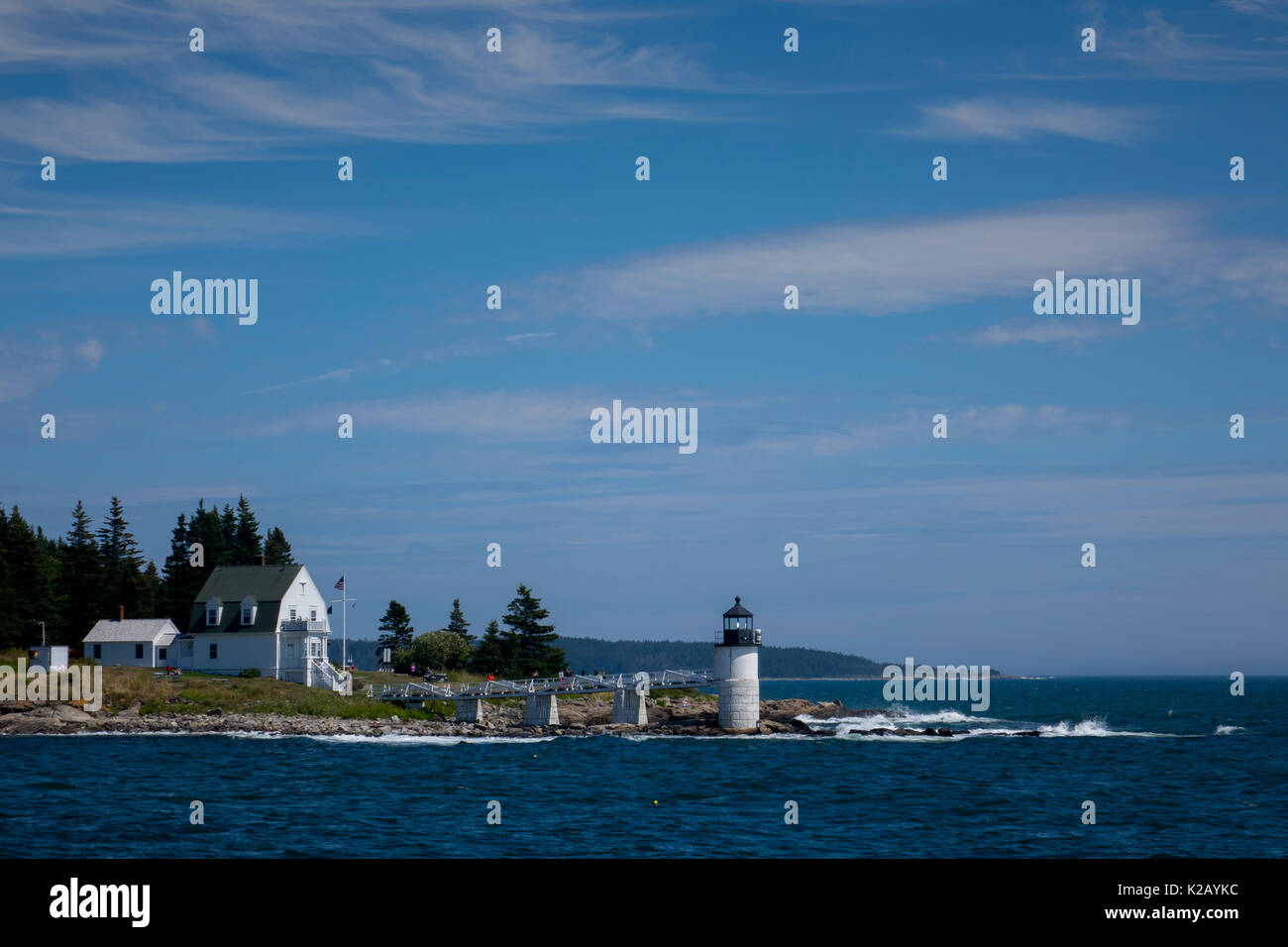 Stati Uniti Maine ME Port Clyde - Marshall Point Lighthouse come si vede dall'acqua Foto Stock