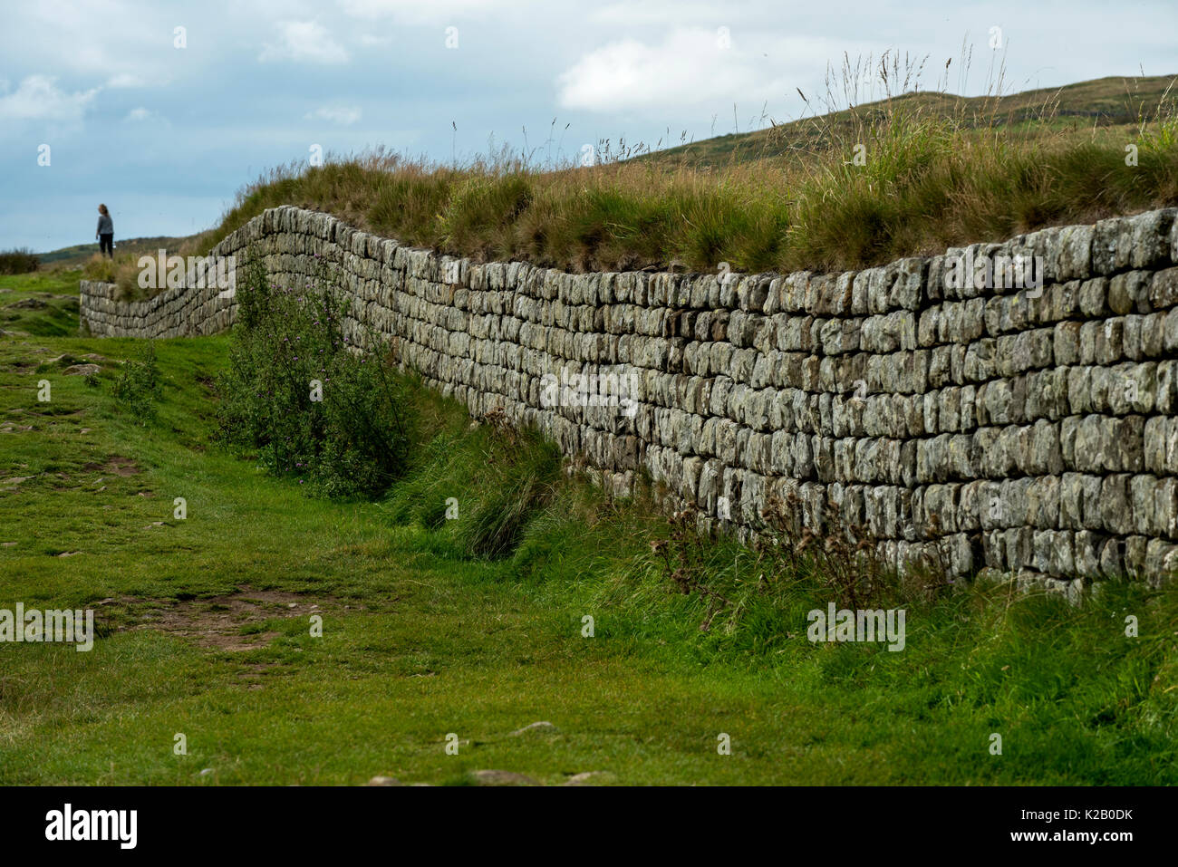 Il Vallo di Adriano, Northumberland, Inghilterra. Agosto 2017 Wikipaedia: Vallo di Adriano (latino: Vallum Aelium), chiamato anche il muro romano, Picts' parete, o VA Foto Stock