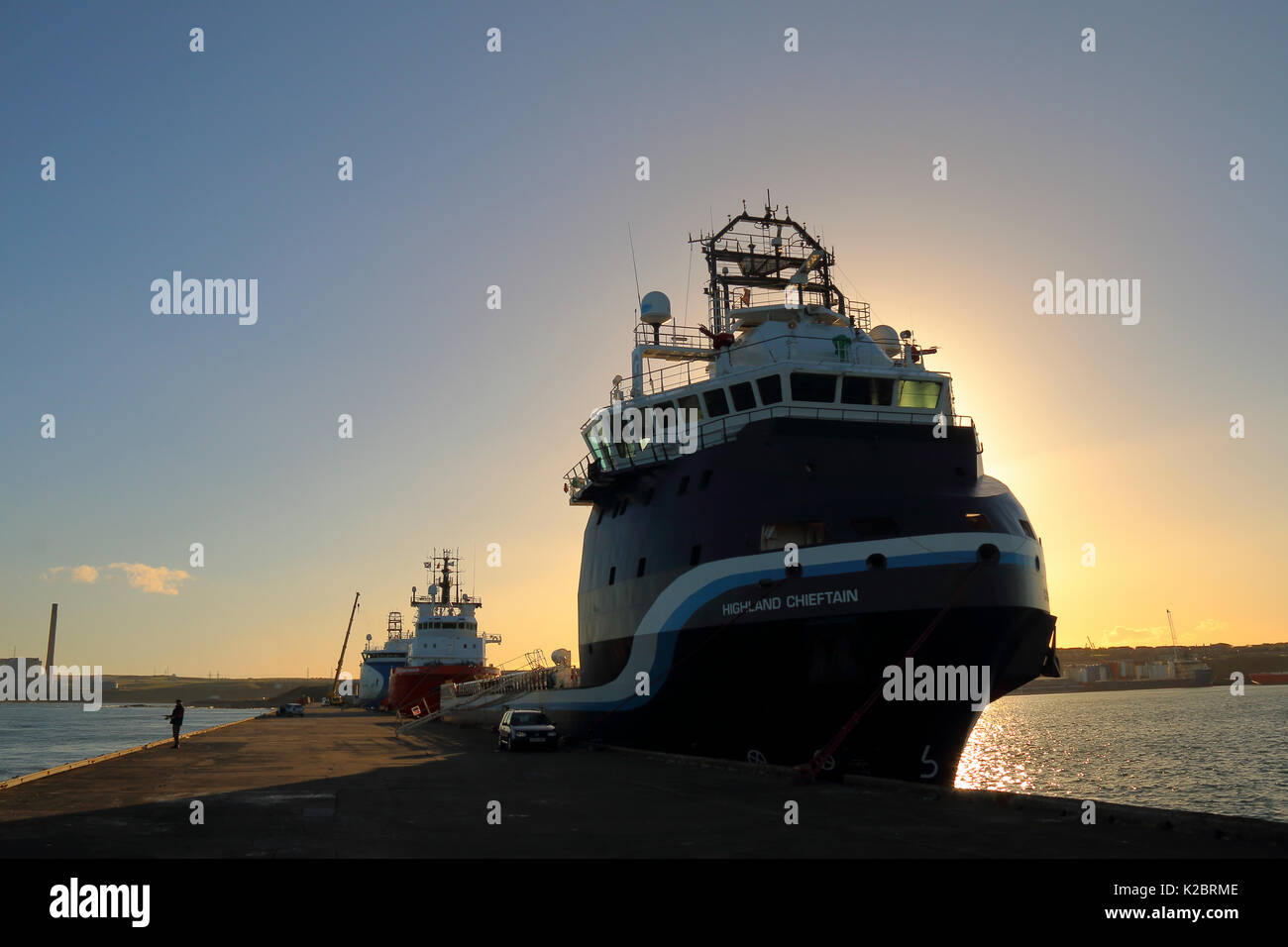 Oil Rig supply vessels legato alngside a Peterhead frangiflutti, settembre 2014. Tutti i non-usi editoriali deve essere eliminato singolarmente. Foto Stock