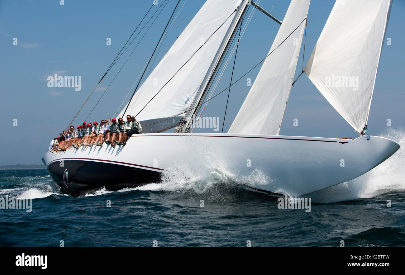 Ranger yacht racing nella benna di Newport, Rhode Island, Stati Uniti d'America. Luglio 2009. Foto Stock