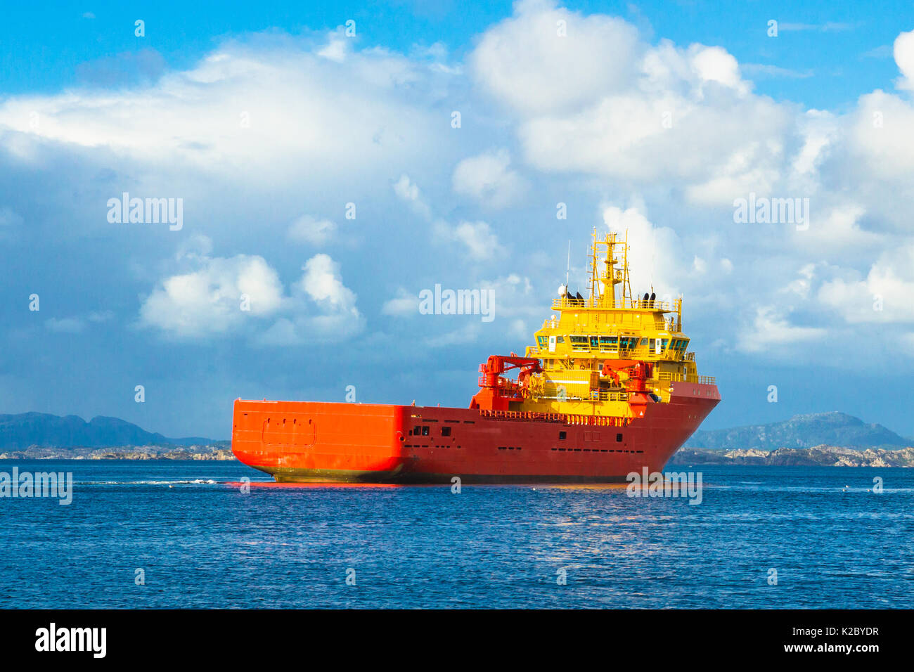 Alimentazione della piattaforma nave. Bergen, Norvegia. Foto Stock