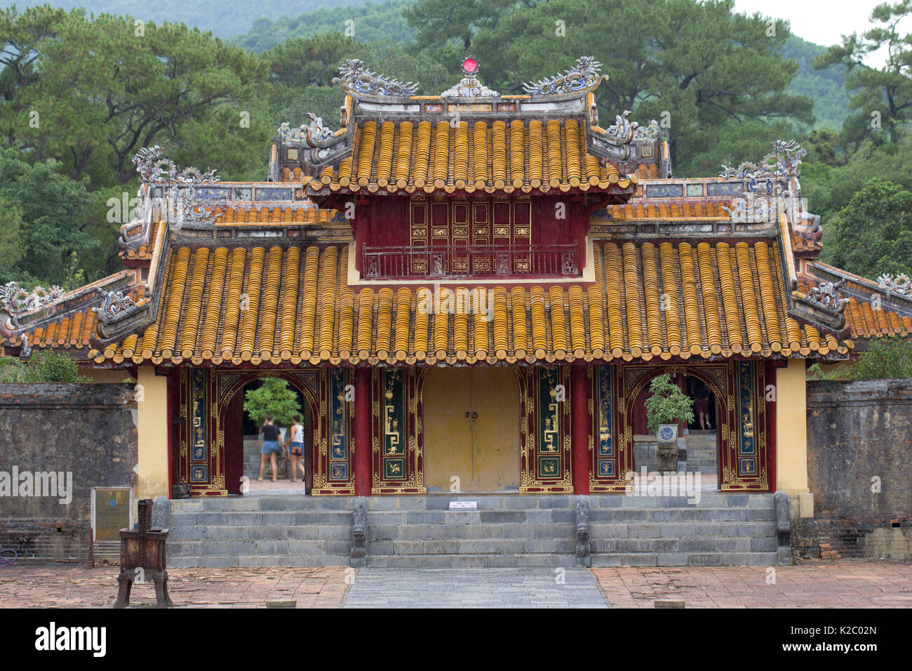 Tempio vicino alla entrata del Tu Duc tomba Foto Stock