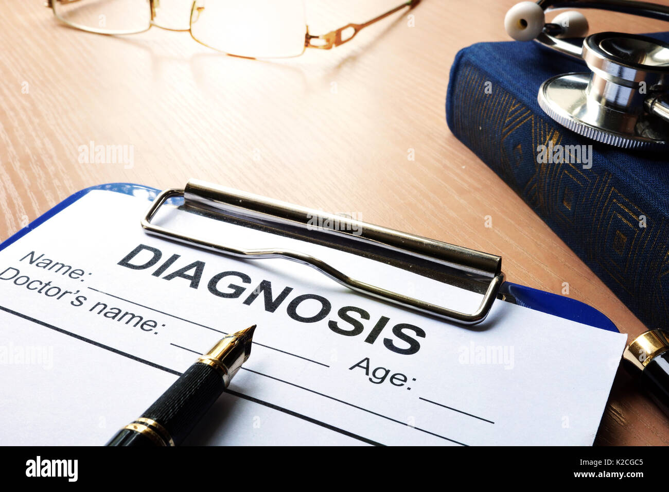 Il concetto di assistenza sanitaria. diagnosi medica in forma di appunti. Foto Stock