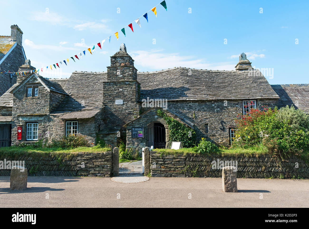 Il vecchio ufficio postale del XIV secolo,edificio di tintagel, Cornwall, Inghilterra, Regno Unito, Foto Stock