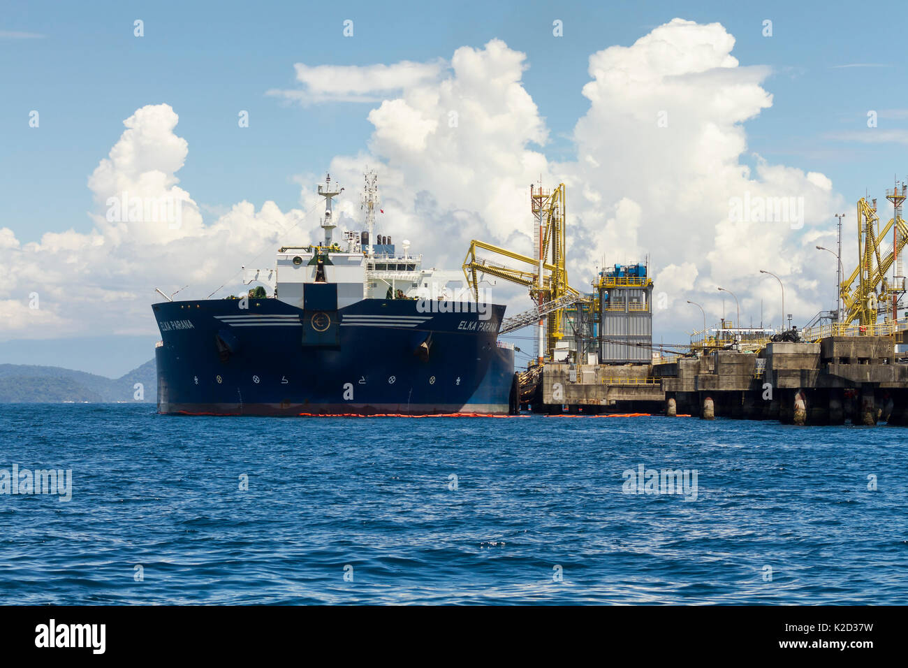 Angra dos Reis, Rio de Janeiro: Feb 27, 2017. La Angra dos Reis petroleum porta riceve le navi con olio che verrà inviato al Duque de Caxias (RJ) Foto Stock