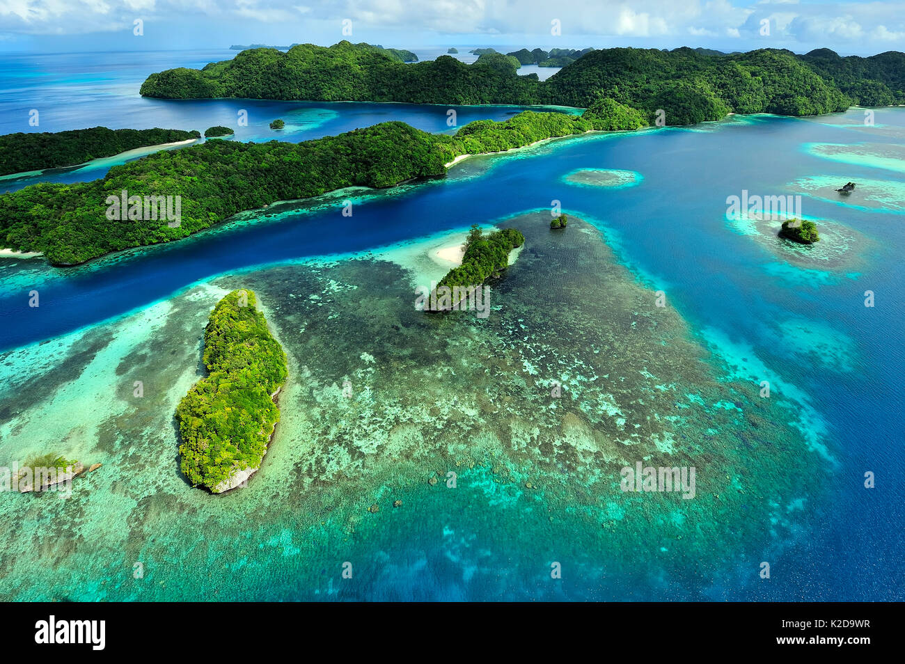 Vista aerea di Palau e associati isole tropicali, Mare delle Filippine Foto Stock