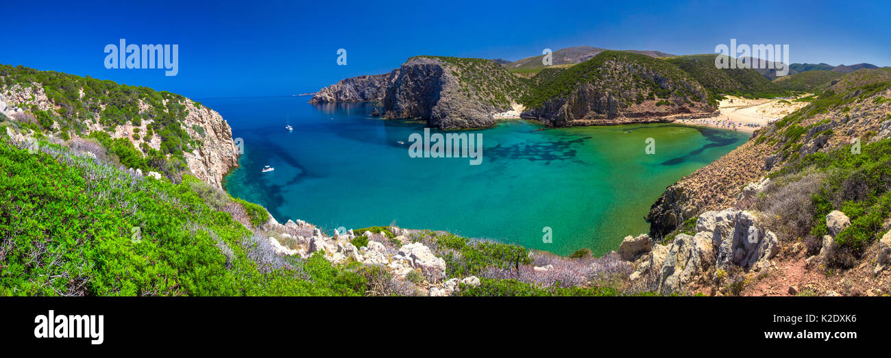 Cala Domestica spiaggia Costa Verde, Sardegna, Italia. La Sardegna è la seconda più grande isola nel mare mediterraneo. Foto Stock
