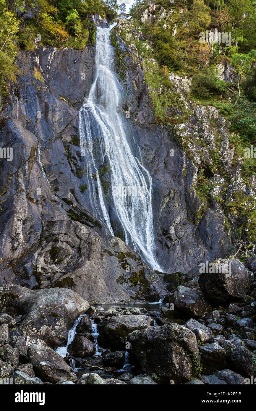 Aber Falls (Rhaeadr-fawr) vicino Abergwyngregyn, Gwynedd, il Galles del Nord, Regno Unito, ottobre 2016. Foto Stock
