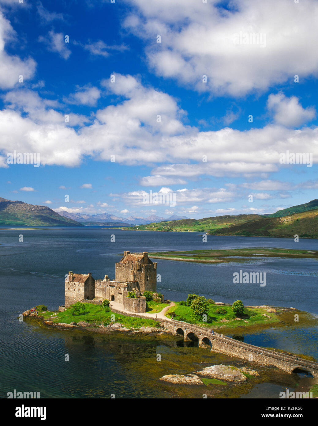 Eilean Donan Castle e Loch Duich , Kyle of Lochalsh, Scotland, Regno Unito Foto Stock