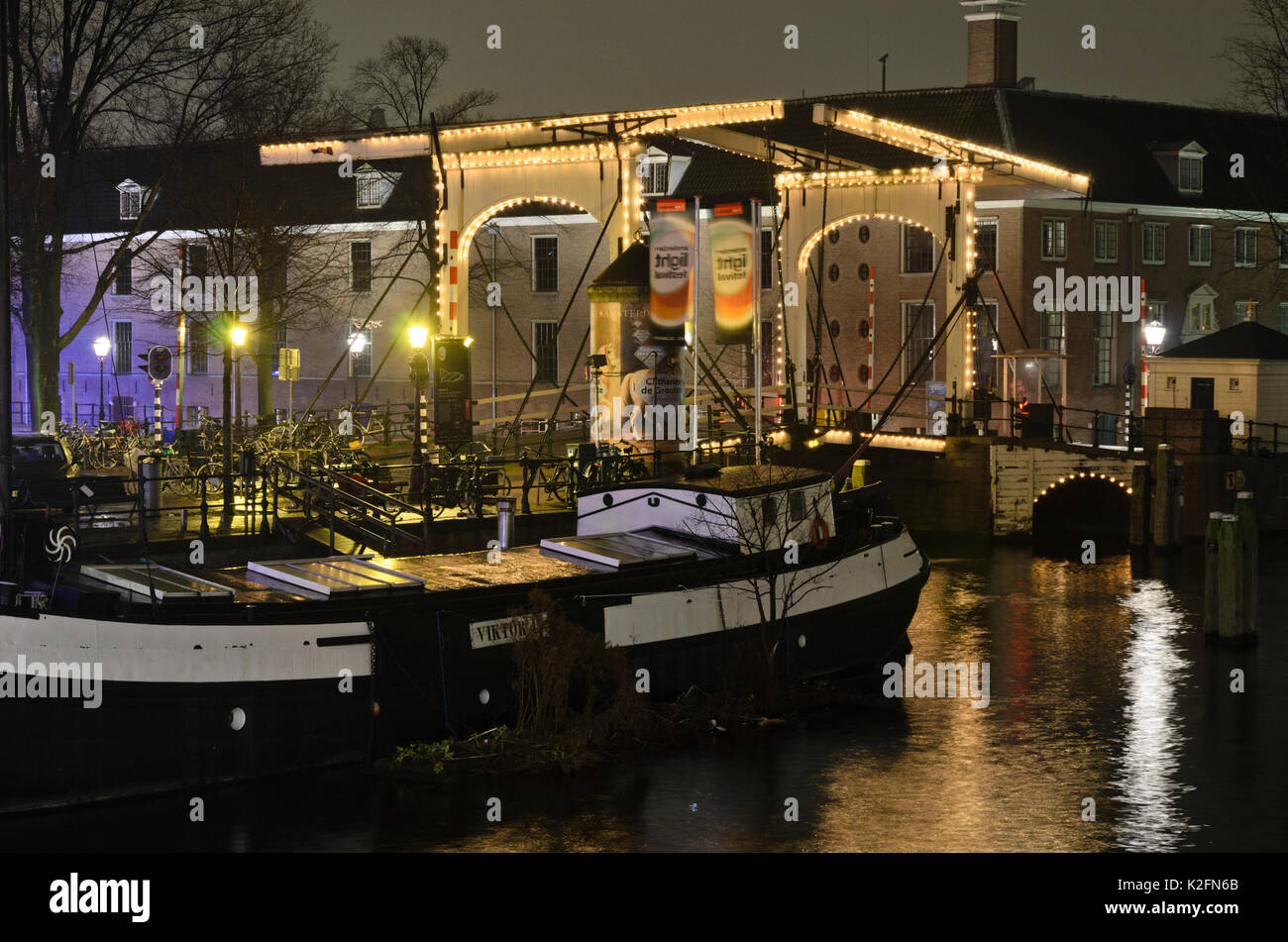 Ponte levatoio di notte, Amsterdam, Paesi Bassi Foto Stock