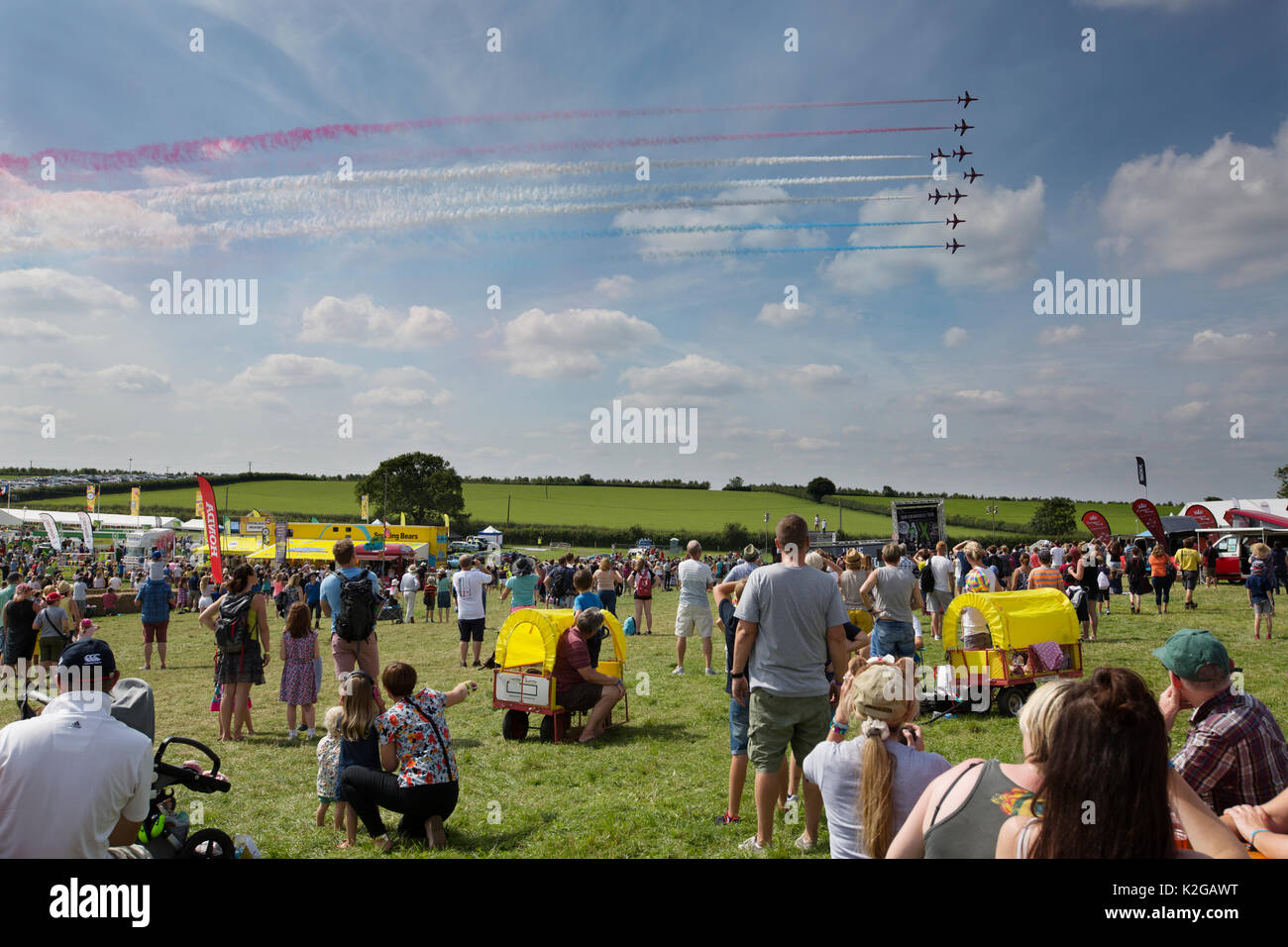 Le frecce rosse display aria a sud CARFEST 2017, Car-Fest, annuale motoring festival tenutosi in Hampshire, fondata da radio presenter Chris Evans, England Regno Unito Foto Stock