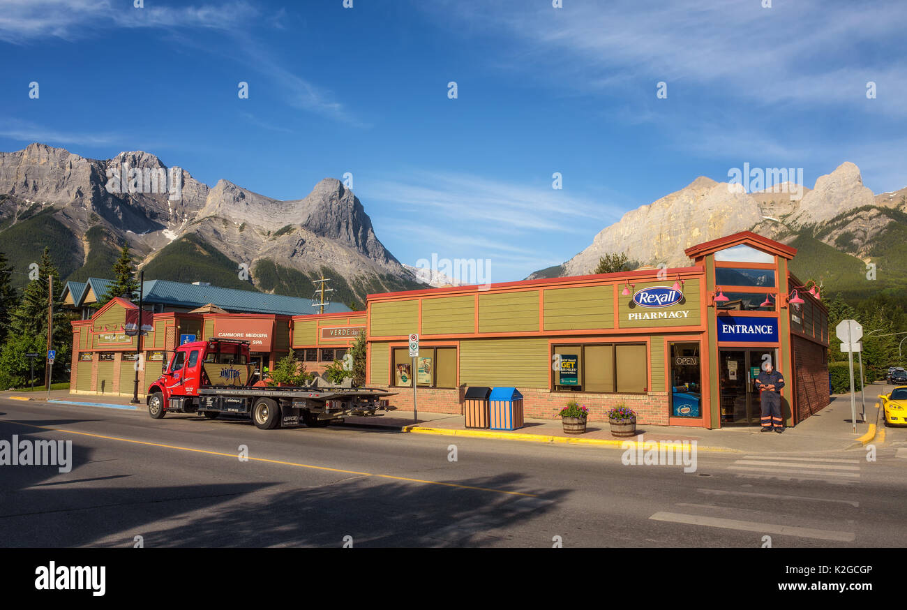 Per le strade di Canmore in Canada Montagne Rocciose. Foto Stock