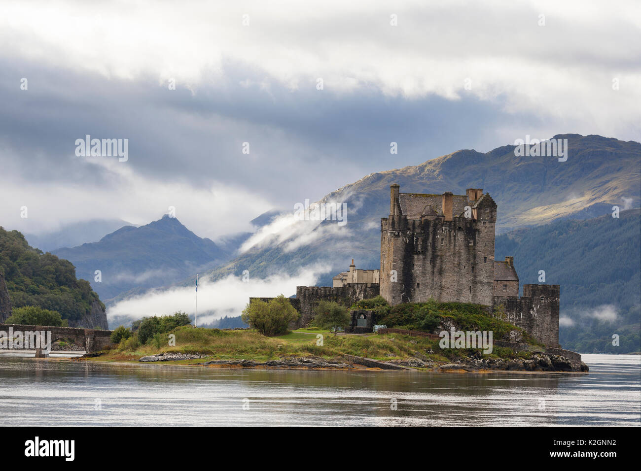 Eilean Donan Castle vicino a Dornie Loch Duich Lochalsh Scozia Scotland Foto Stock