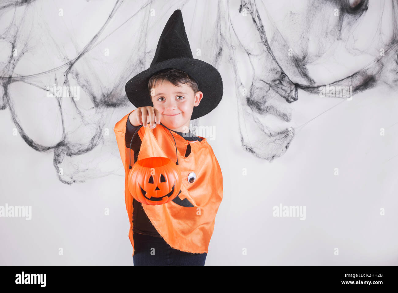 Bambino felice su halloween bambino contento di halloween Foto Stock