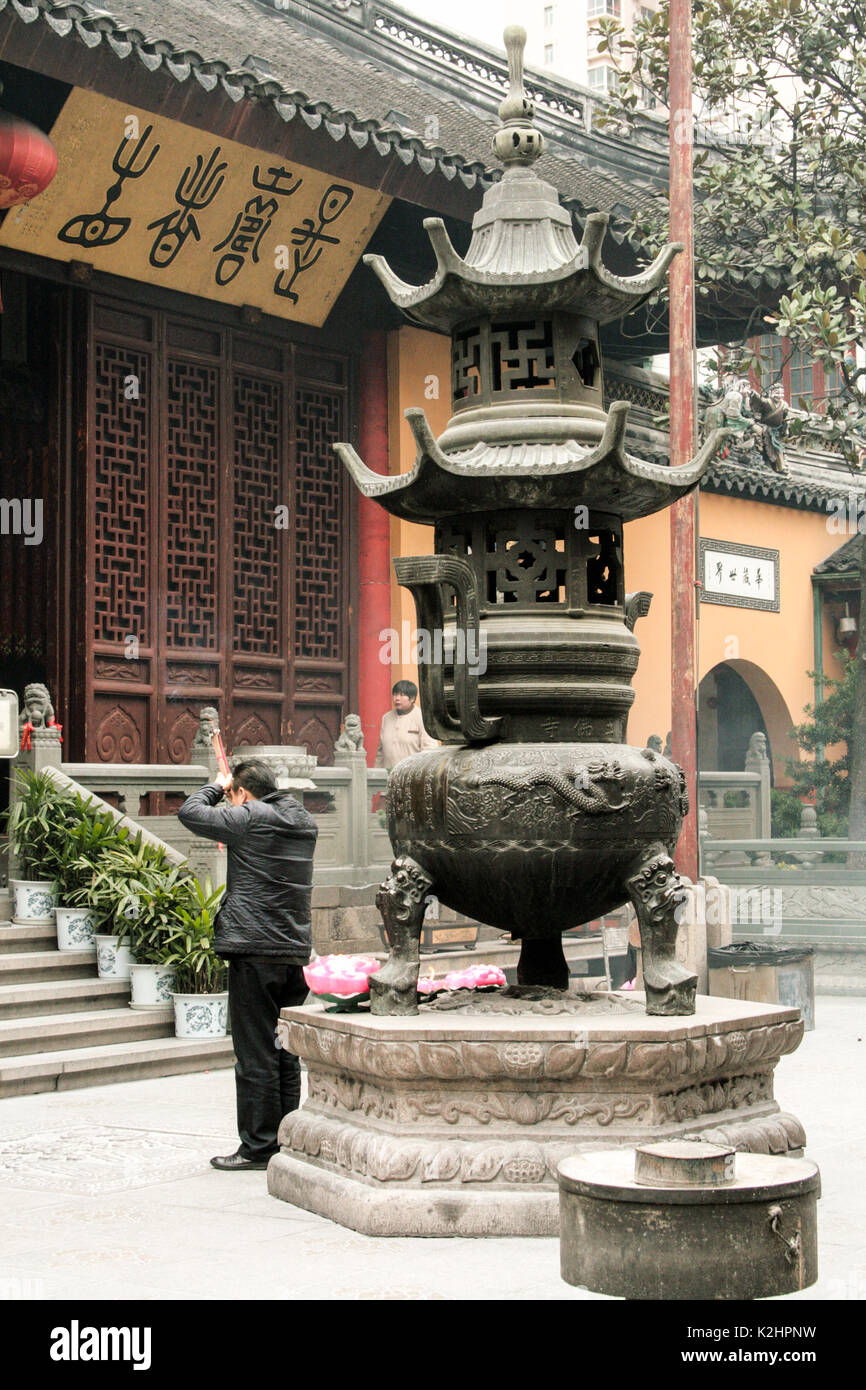Zhoushan, Cina - Maggio. 25, 2016: il Tempio del Buddha durante il giorno ordinario Foto Stock