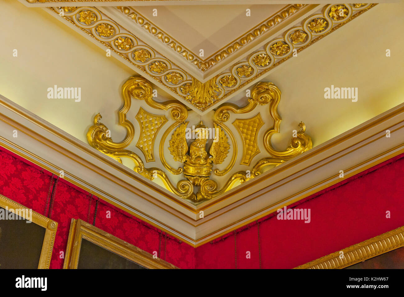 Camera interna del soffitto dorato ornamento d'angolo, il Palazzo di Blenheim, Woodstock. Regno Unito Foto Stock