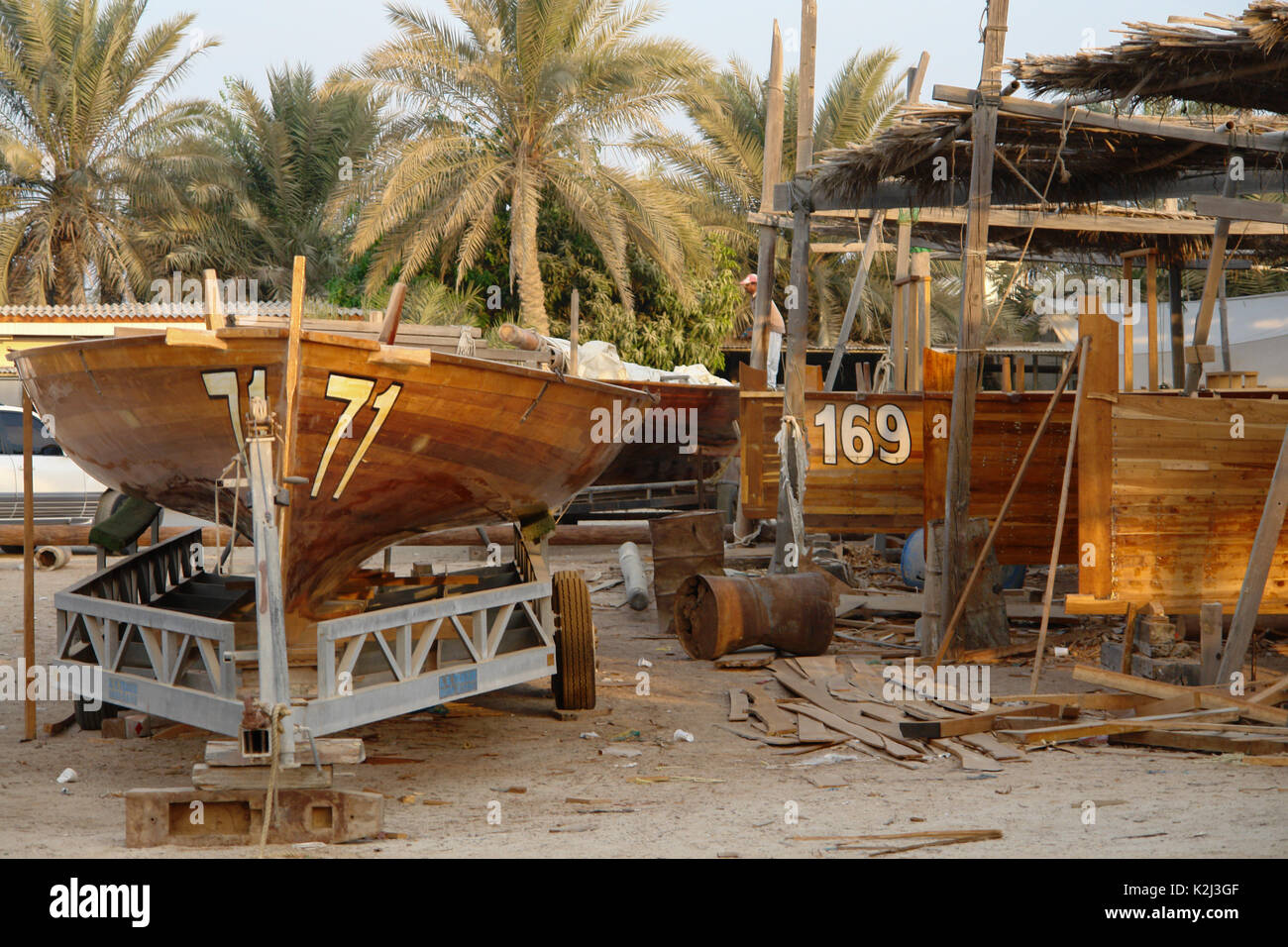 Barche in legno, maestri d'ascia, Abu Dhabi Foto Stock