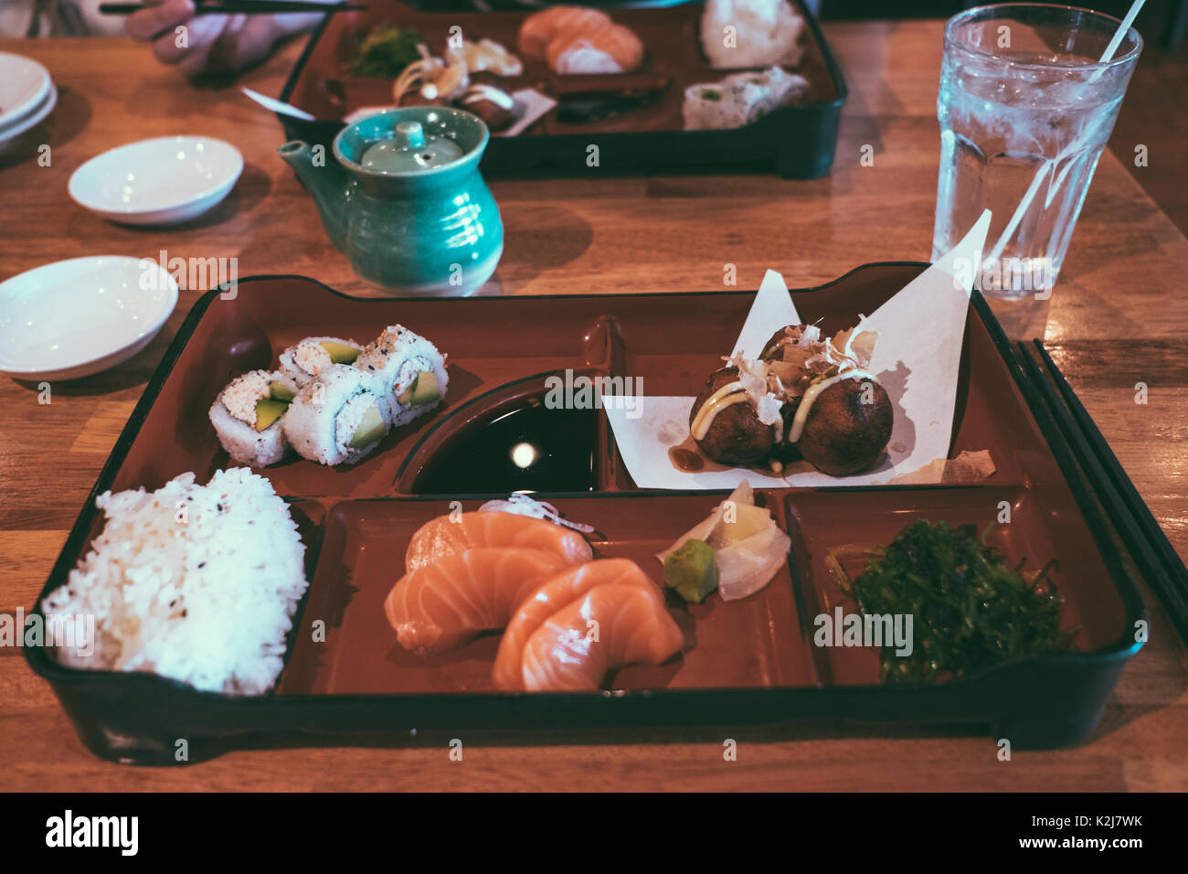 Bento Box di sushi al Bistro Japonaise di Edmonton, Alberta, Canada Foto Stock