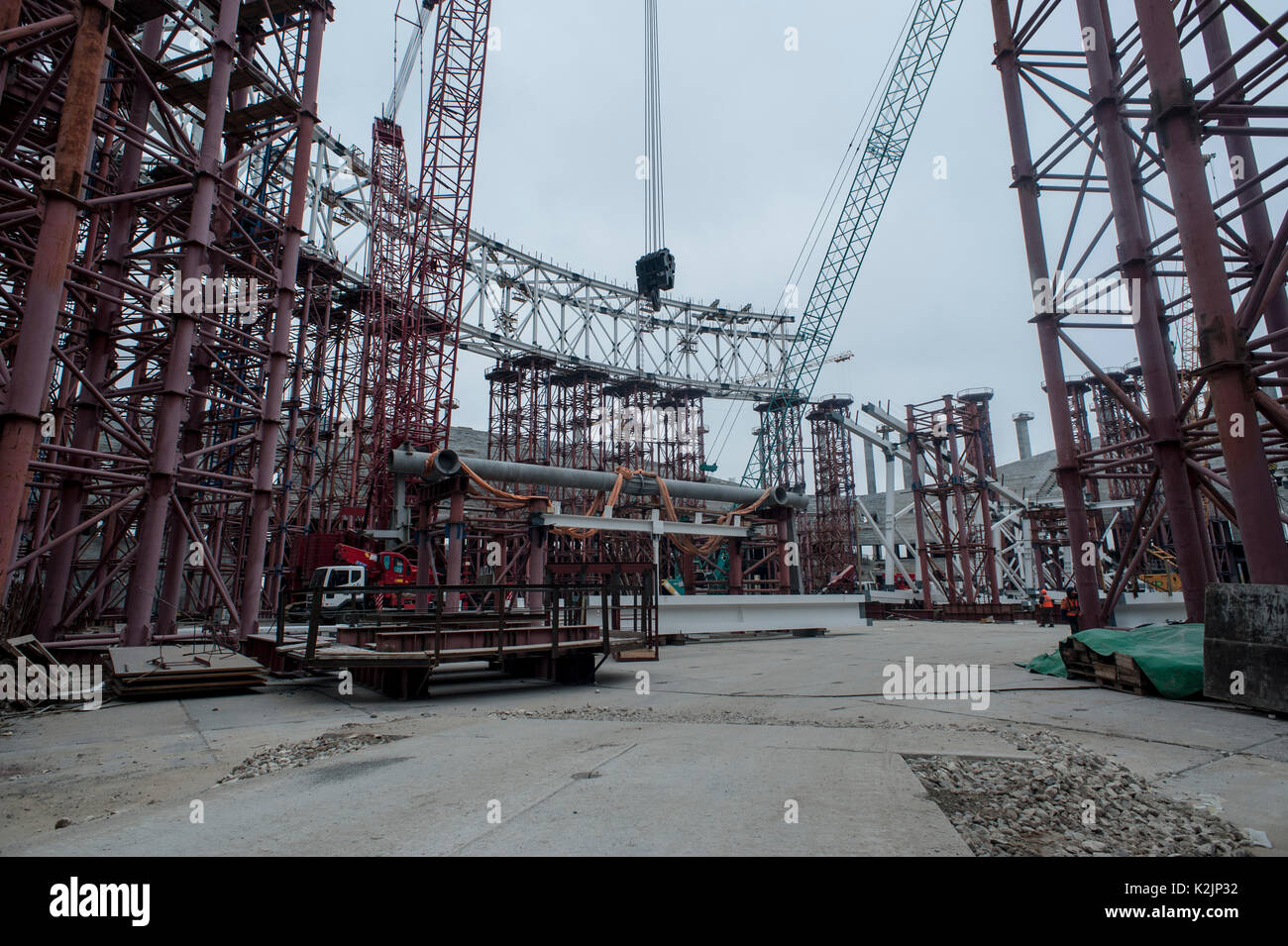 Nizjni Novgorod Central stadium in costruzione. Costruzione e ristrutturazione di stadi di calcio in Russia è una corsa contro il tempo come la Russia è impostato per ospitare il 2018 FIFA World Cup durante i mesi di giugno e luglio 2018. Foto Stock