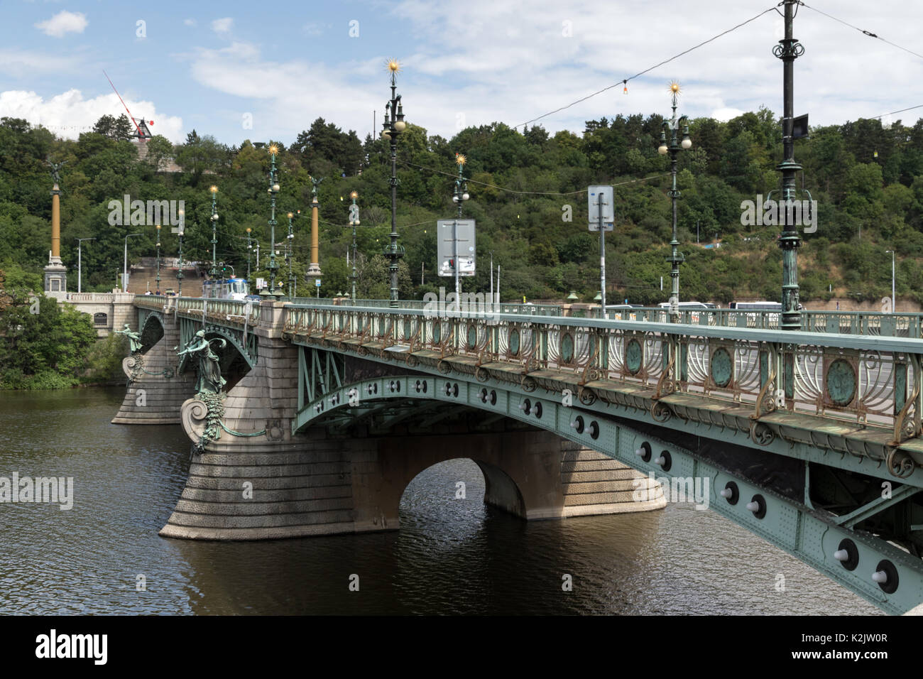 Svatopluk Cech ponte che attraversa il fiume Moldava a Praga Foto Stock