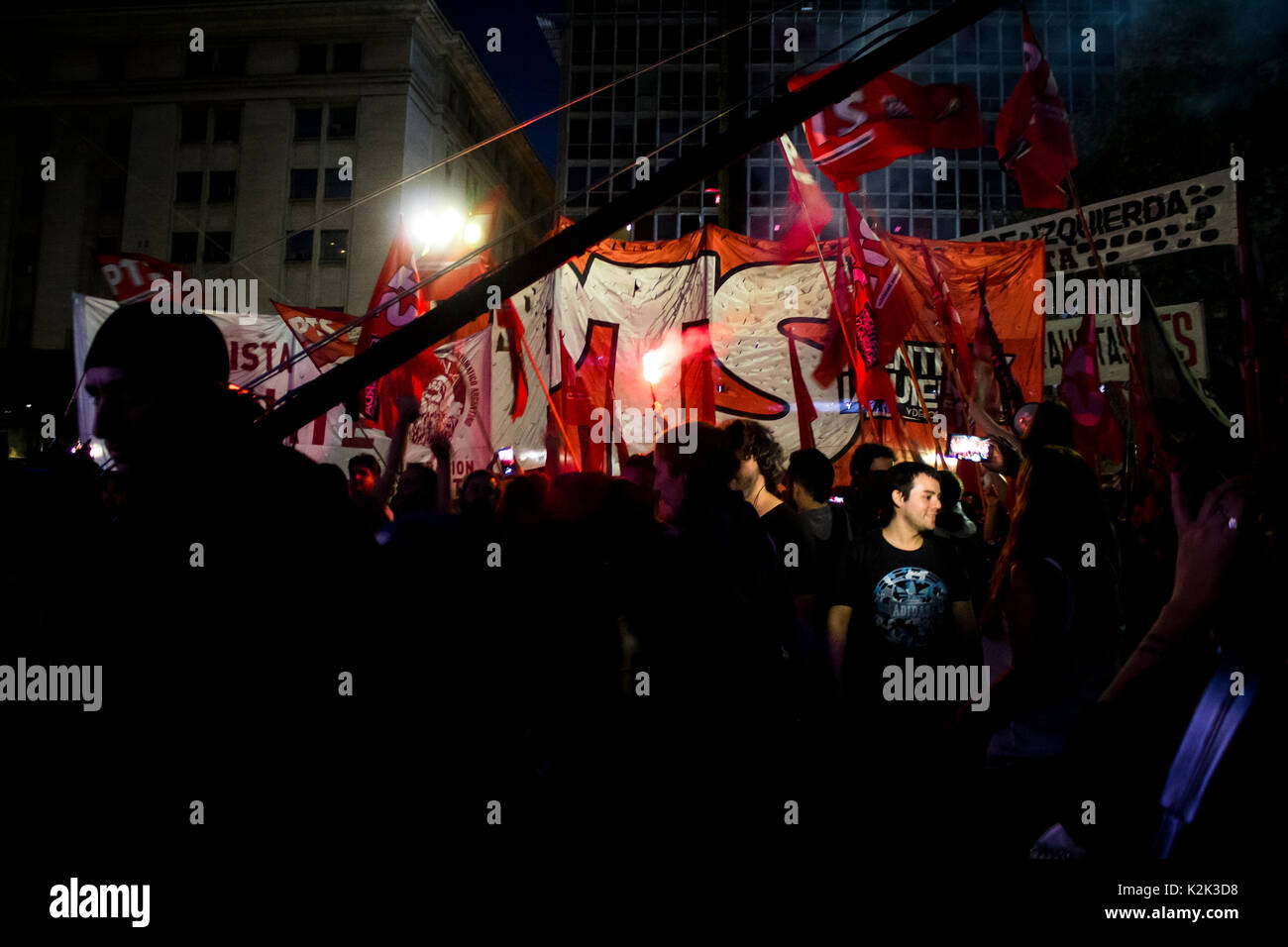 Buenos Aires, Argentina - 1 Maggio 2017: impressioni della giornata del lavoro proteste sulla Plaza de Mayo di Buenos Aires. Foto Stock