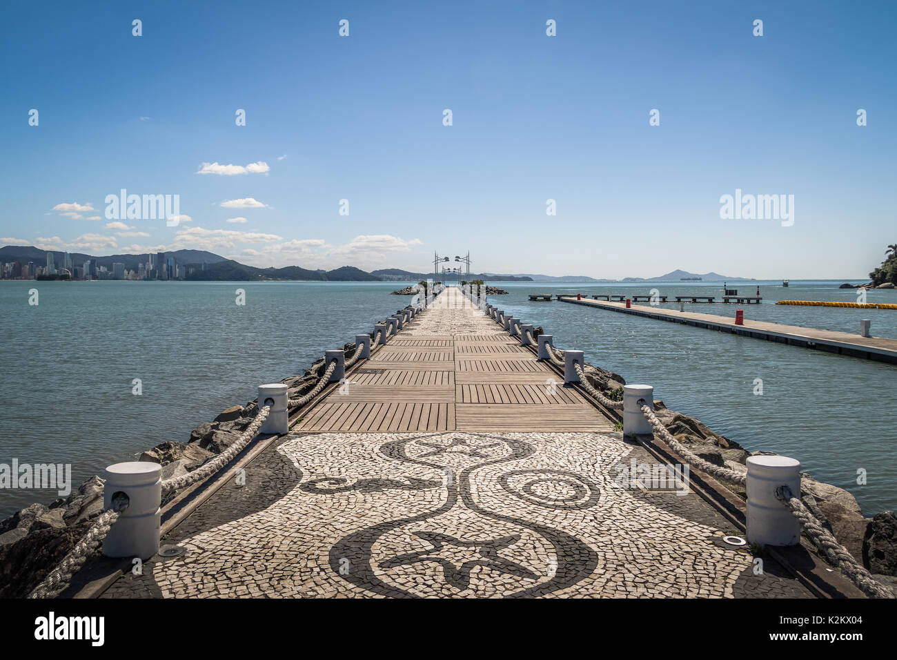 Molhe da Barra Sul (frangiflutti) - Balneario Camboriu, Santa Catarina, Brasile Foto Stock