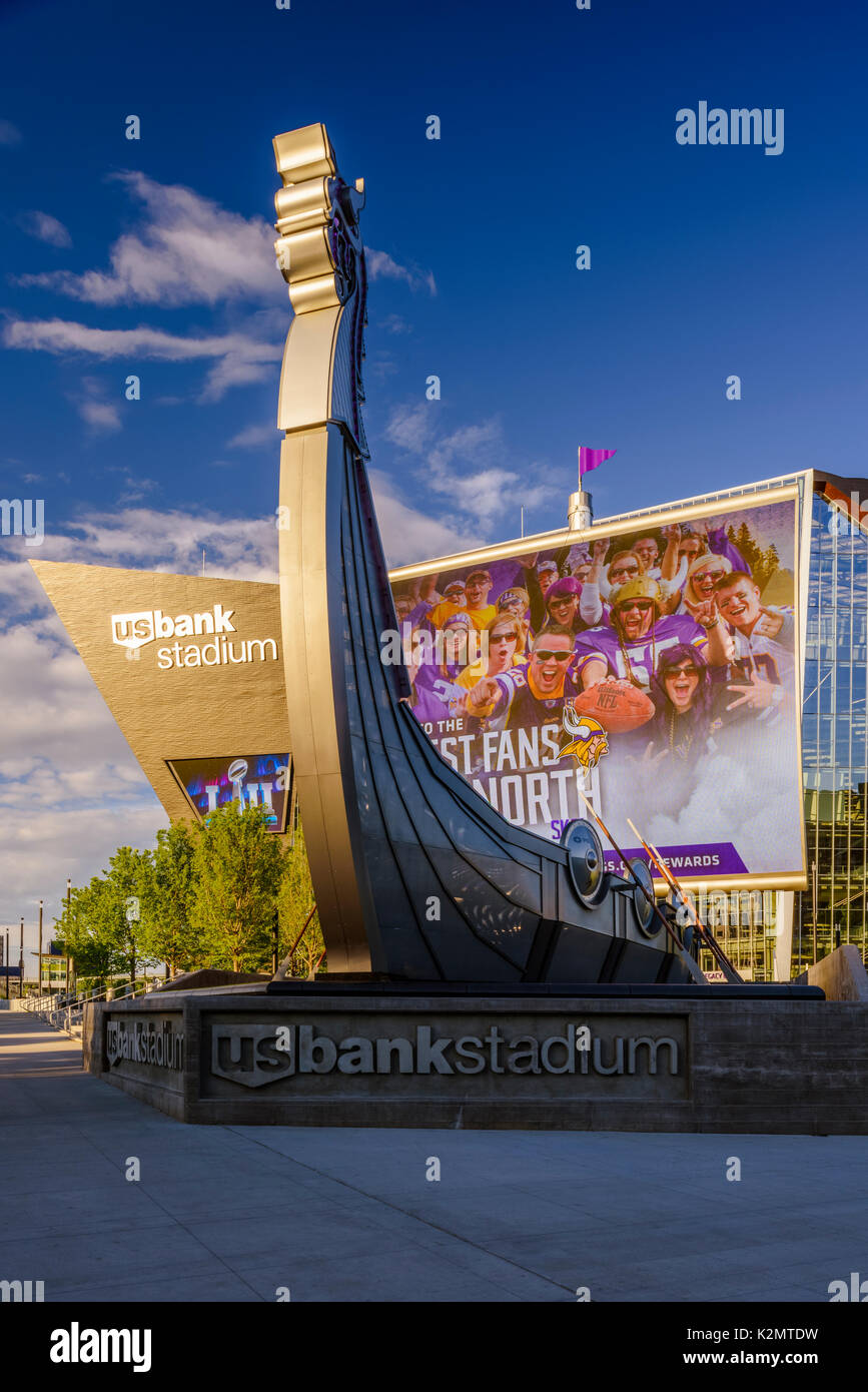 Viking Ship segno al di fuori della USBank Stadium di Minneapolis, MN. Foto Stock