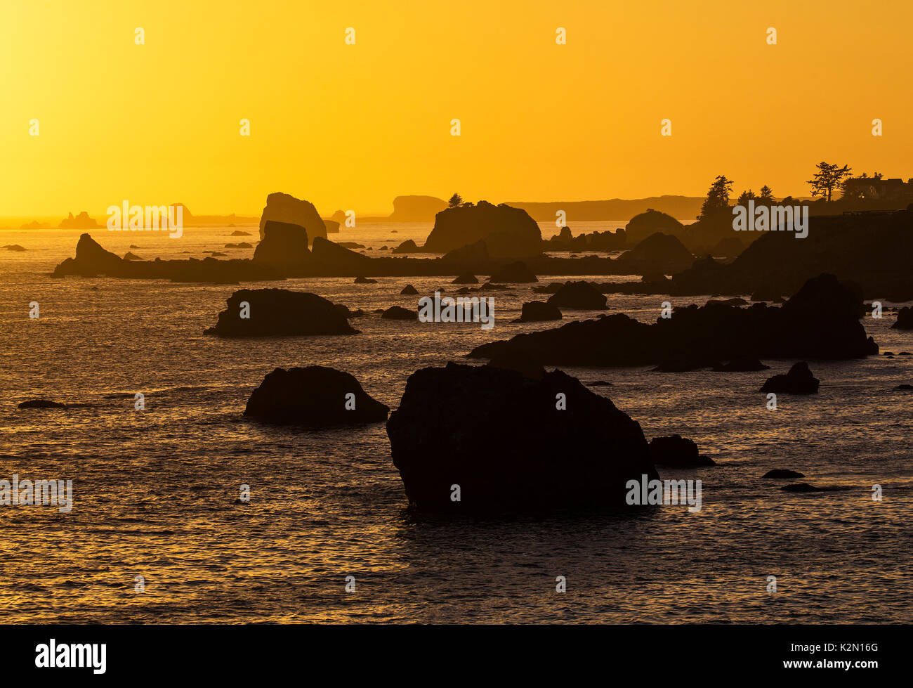 Tramonto sull'Oceano Pacifico, Crescent City - California Foto Stock