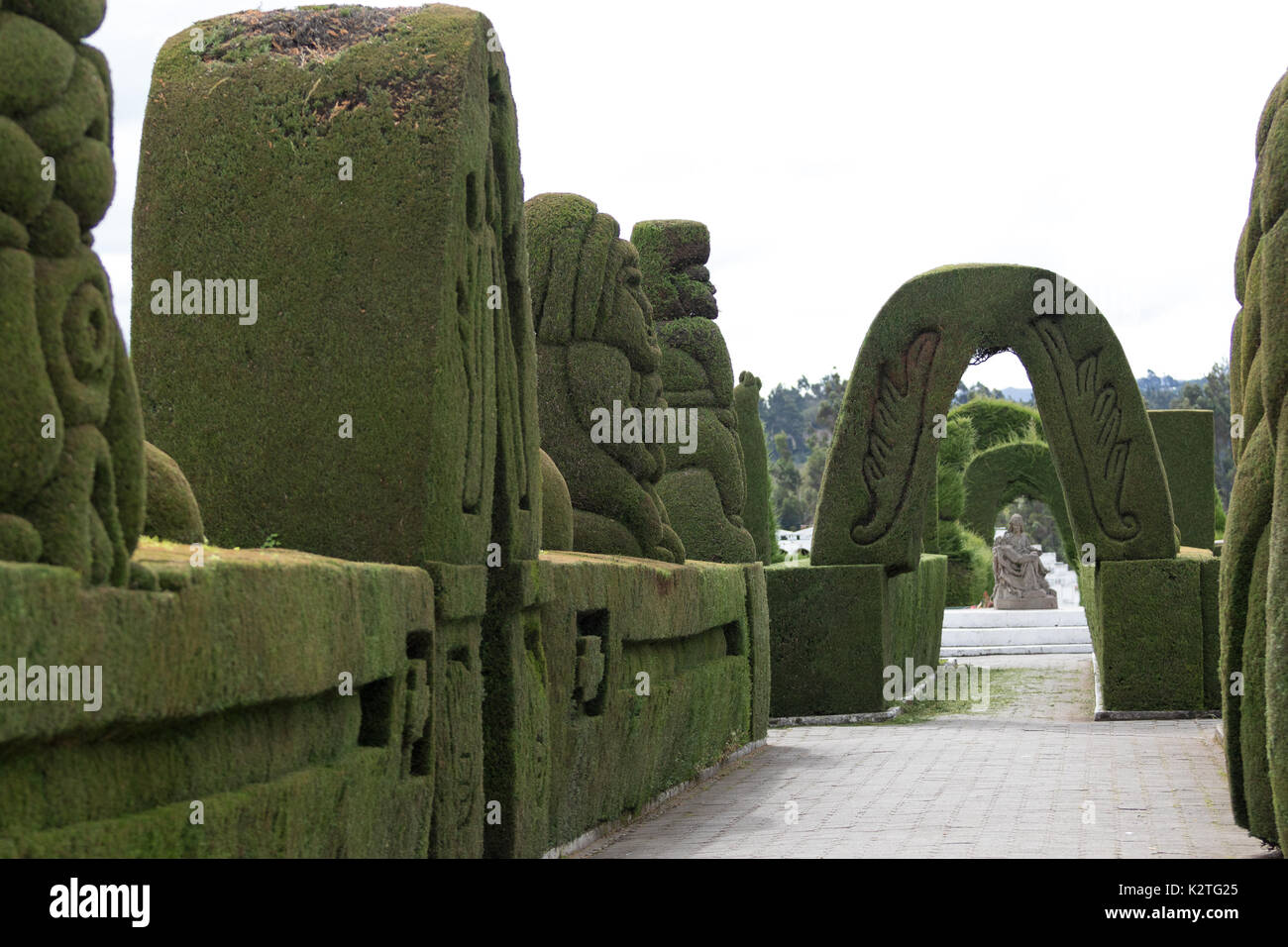 Maggio 16, 2017 Tulcan, Ecuador: la topiaria da estese del cimitero locale è una destinazione turistica molto popolare Foto Stock