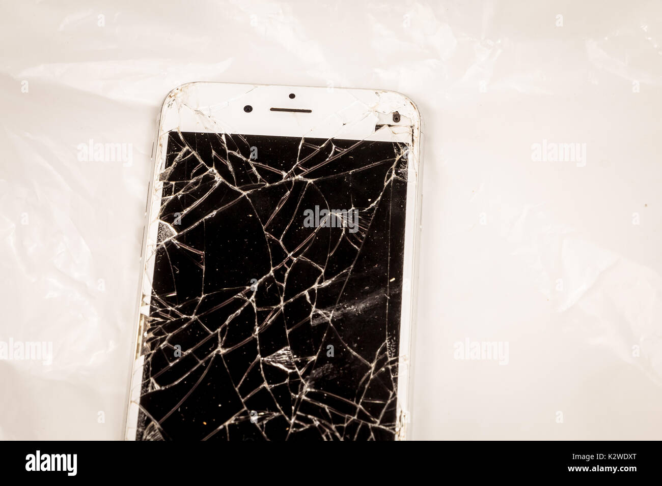 Apple iPhone 6S con schermo rotto Foto stock - Alamy