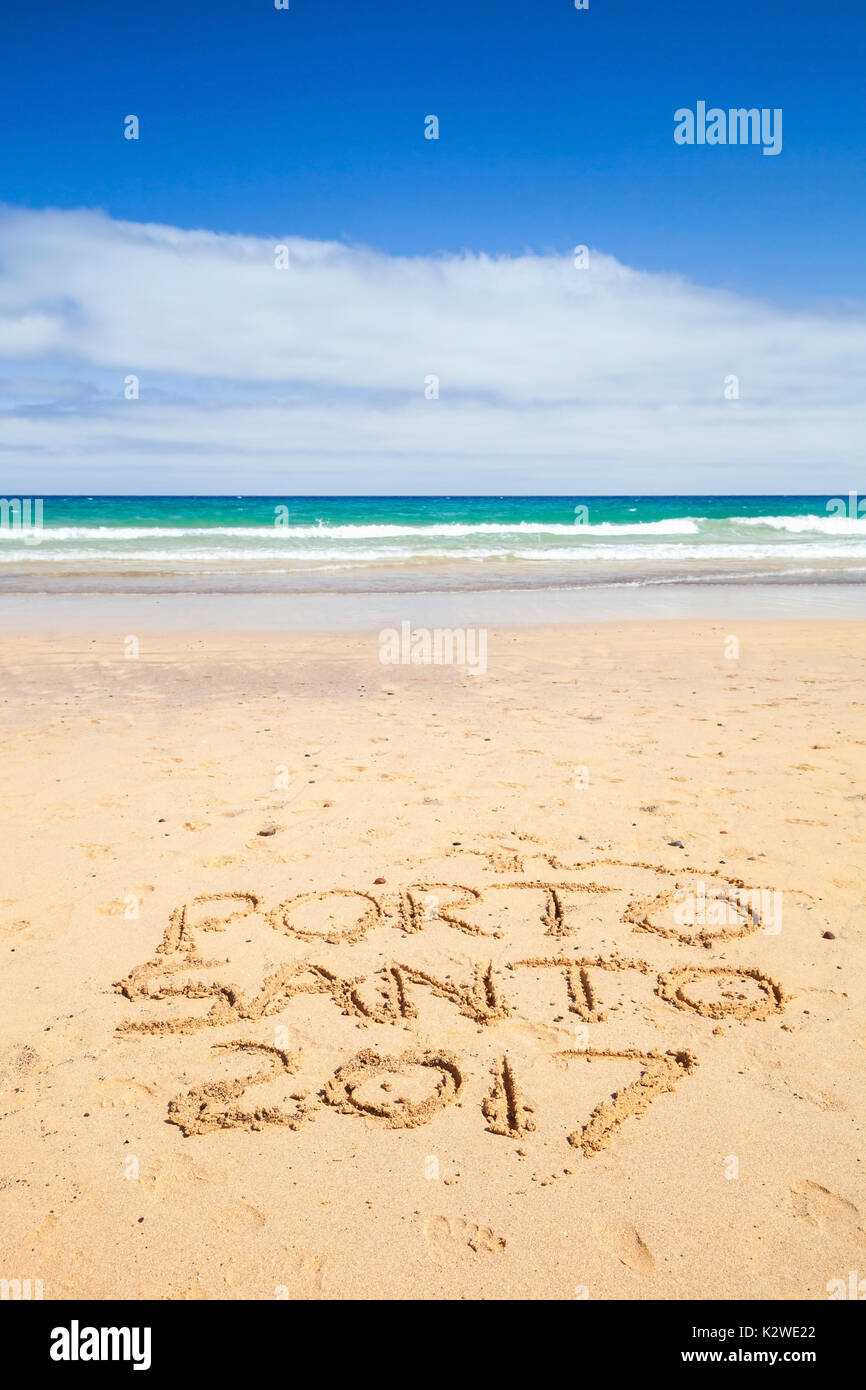 Gli scritti sulla sabbia. Spiaggia dell'isola di Porto Santo e di Madeira  arcipelago, Portogallo Foto stock - Alamy