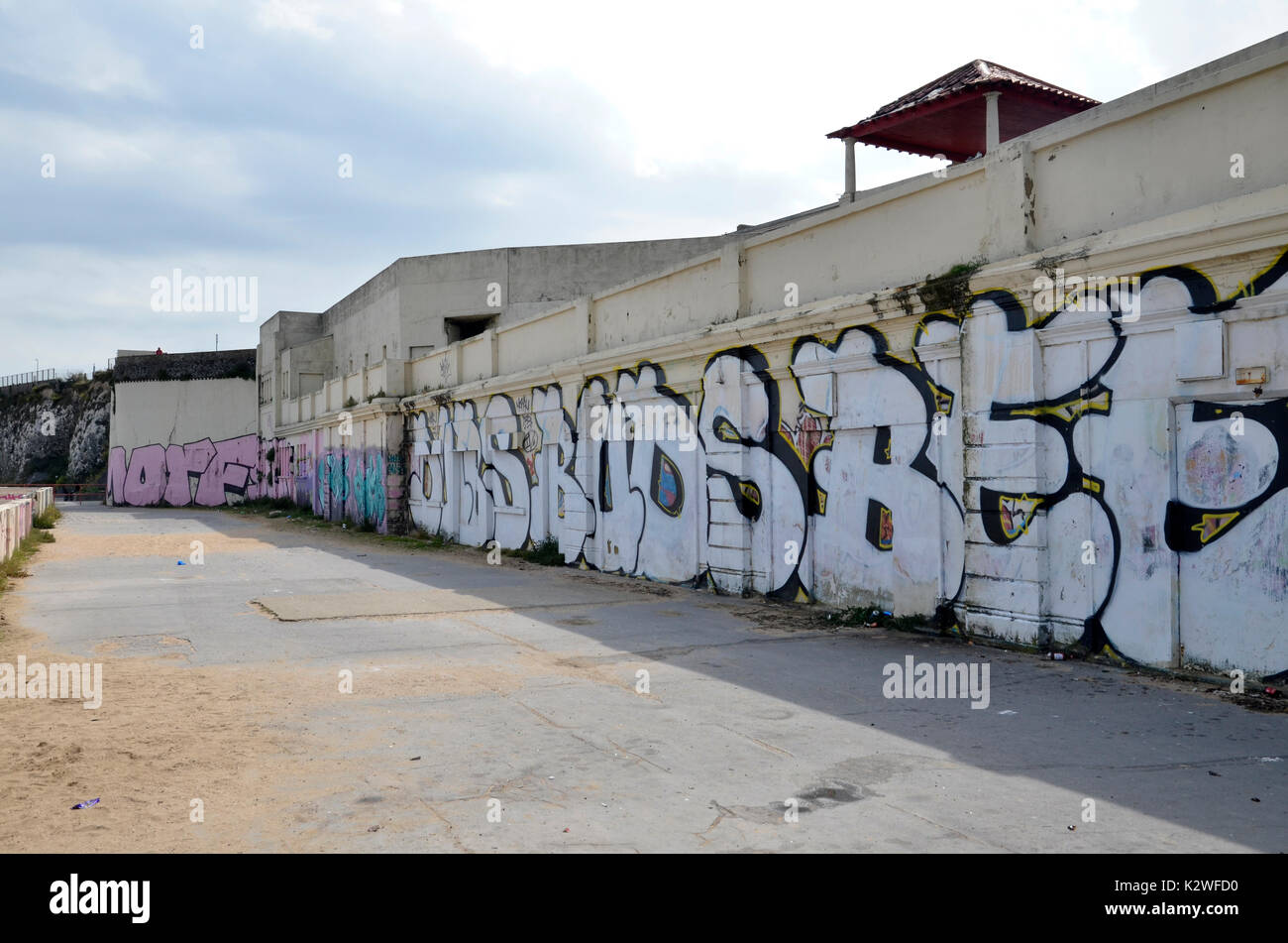 Il semi-Lido abbandonati a Margate nel Kent Foto Stock