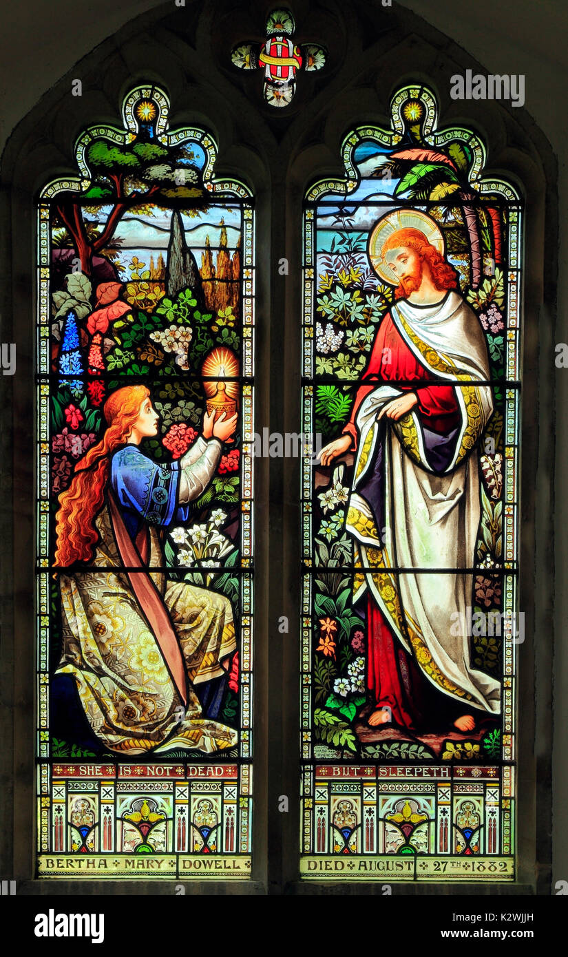 Maria Maddalena, Gesù Cristo risorto, vetrata, 1883, da Ward & Hughes, Dunton, Norfolk, Inghilterra, Regno Unito Foto Stock