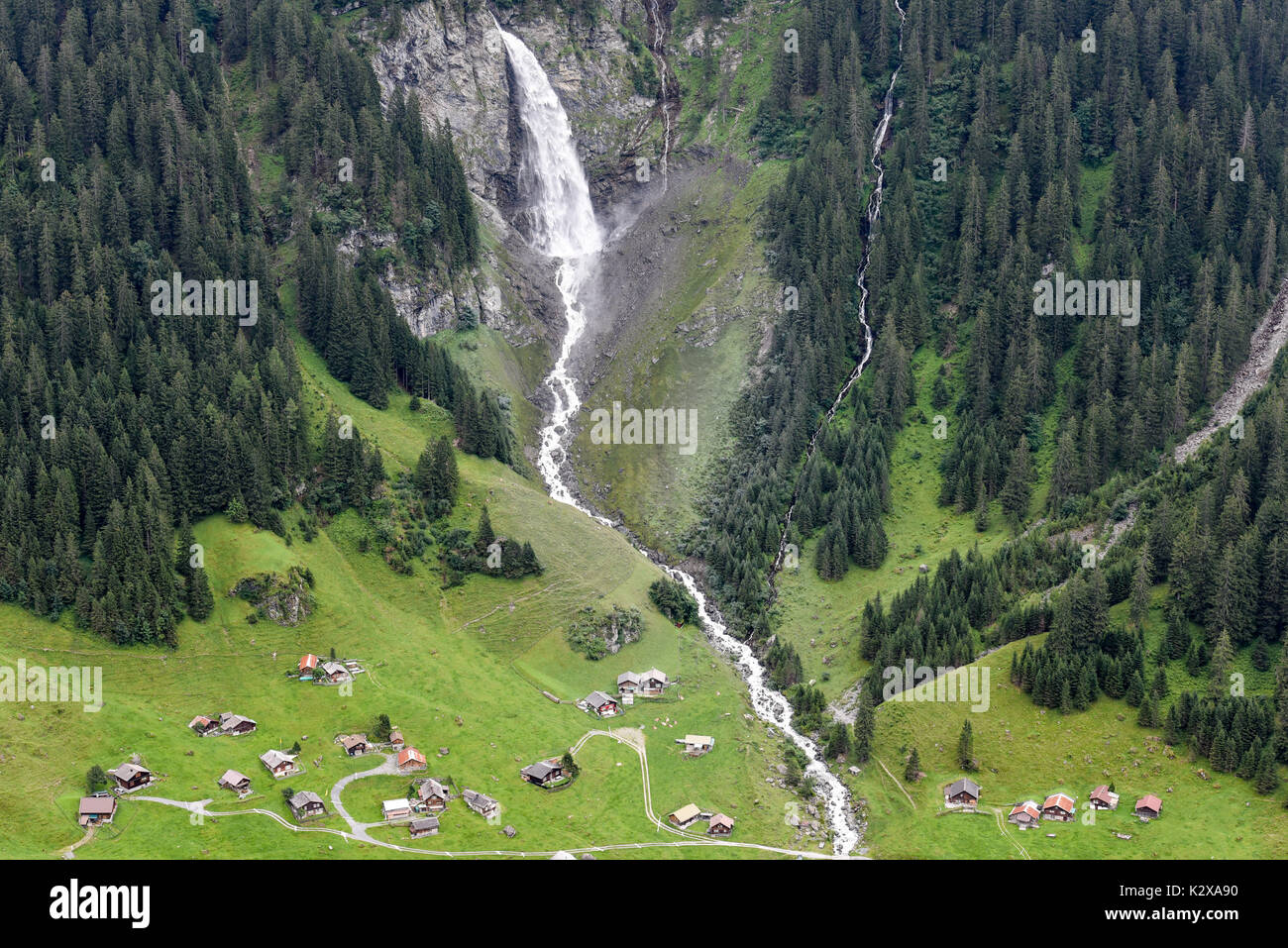 Splendido paesaggio alpino nei pressi del Klausen pass nelle Alpi Svizzere Foto Stock