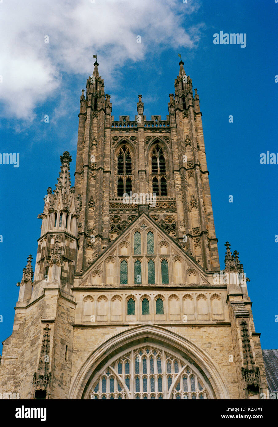 Torre centrale o campana harry torre della cattedrale di Canterbury nella città di Canterbury nel Kent in Inghilterra in Gran Bretagna nel Regno Unito Regno Unito Europa. Foto Stock