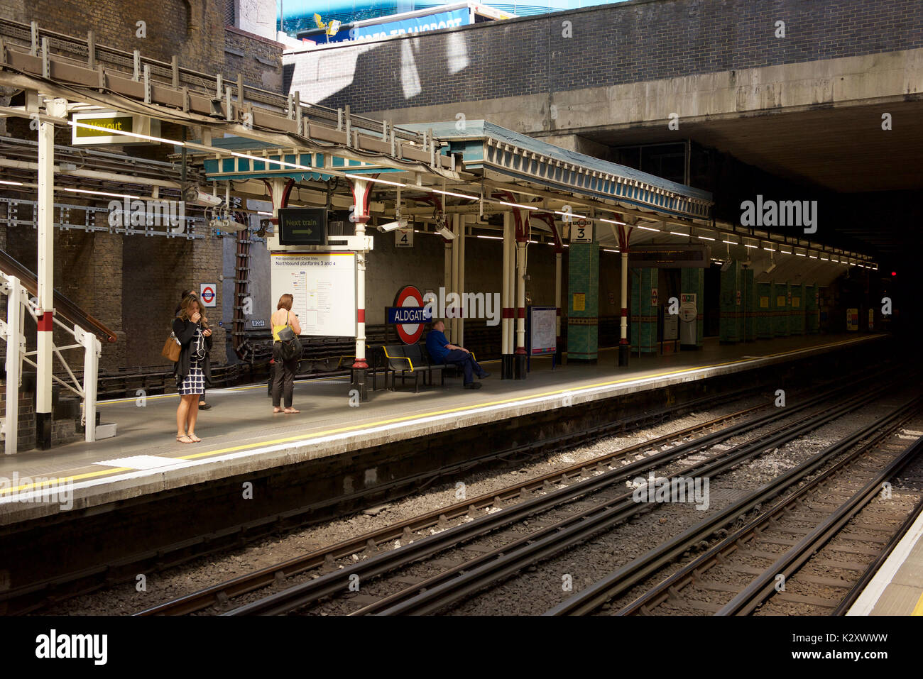 Aldgate La stazione della metropolitana di Londra Foto Stock
