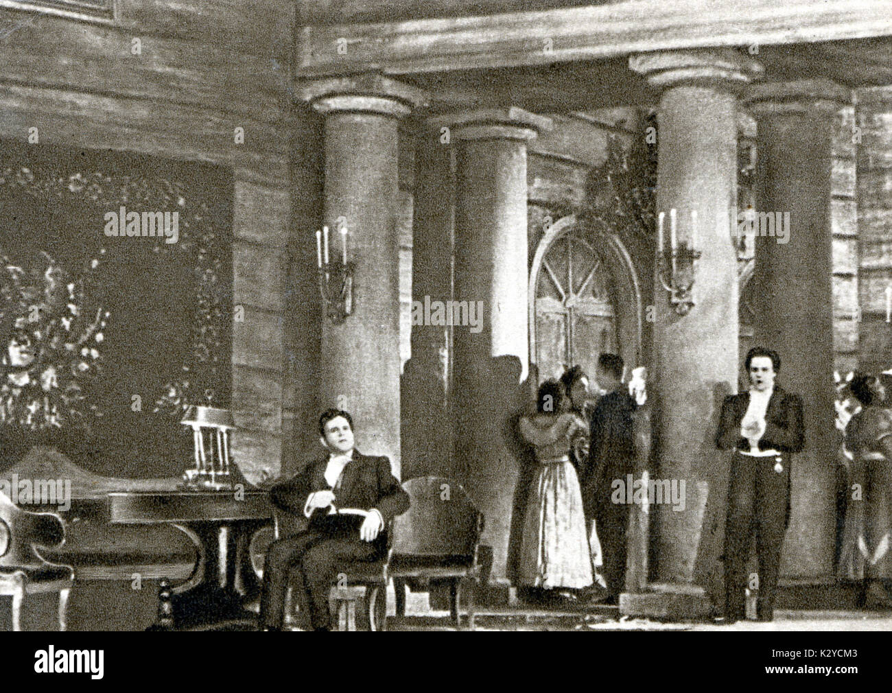 Tchaikovsky opera Eugene Onegin con S Y Lemeshev come 'Lensky' & P M NortsovV come 'Onegin' presso il Teatro Bolshoi, 1944. Il compositore russo 1840-1893 Foto Stock