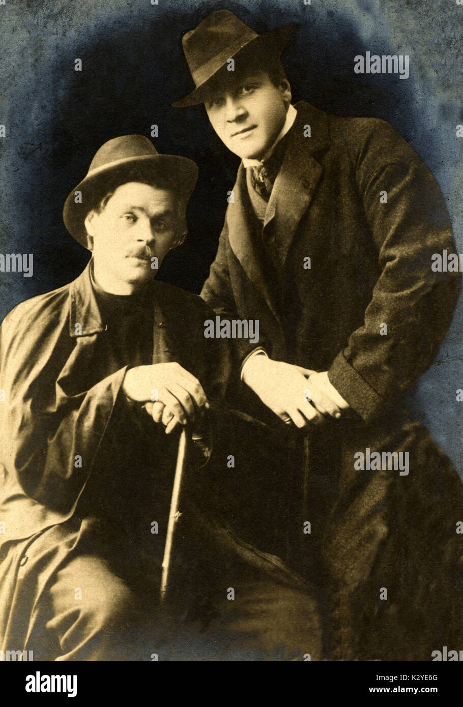 CHALIAPIN Feodor, con Maxim Gorky russo bass (1873-1938). Lo scrittore Maxim Gorky era Chaliapin's companion quando cantava nel coro di una compagnia ambulante. Foto Stock