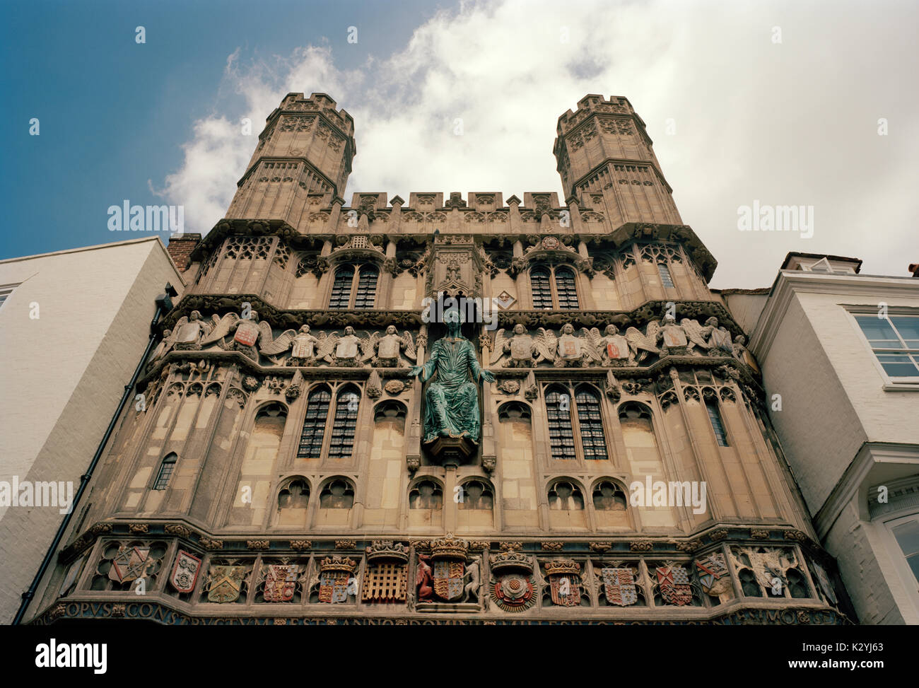 La Chiesa di Cristo porta della cattedrale di Canterbury nella città di Canterbury nel Kent in Inghilterra in Gran Bretagna nel Regno Unito Regno Unito Europa medievale. Foto Stock
