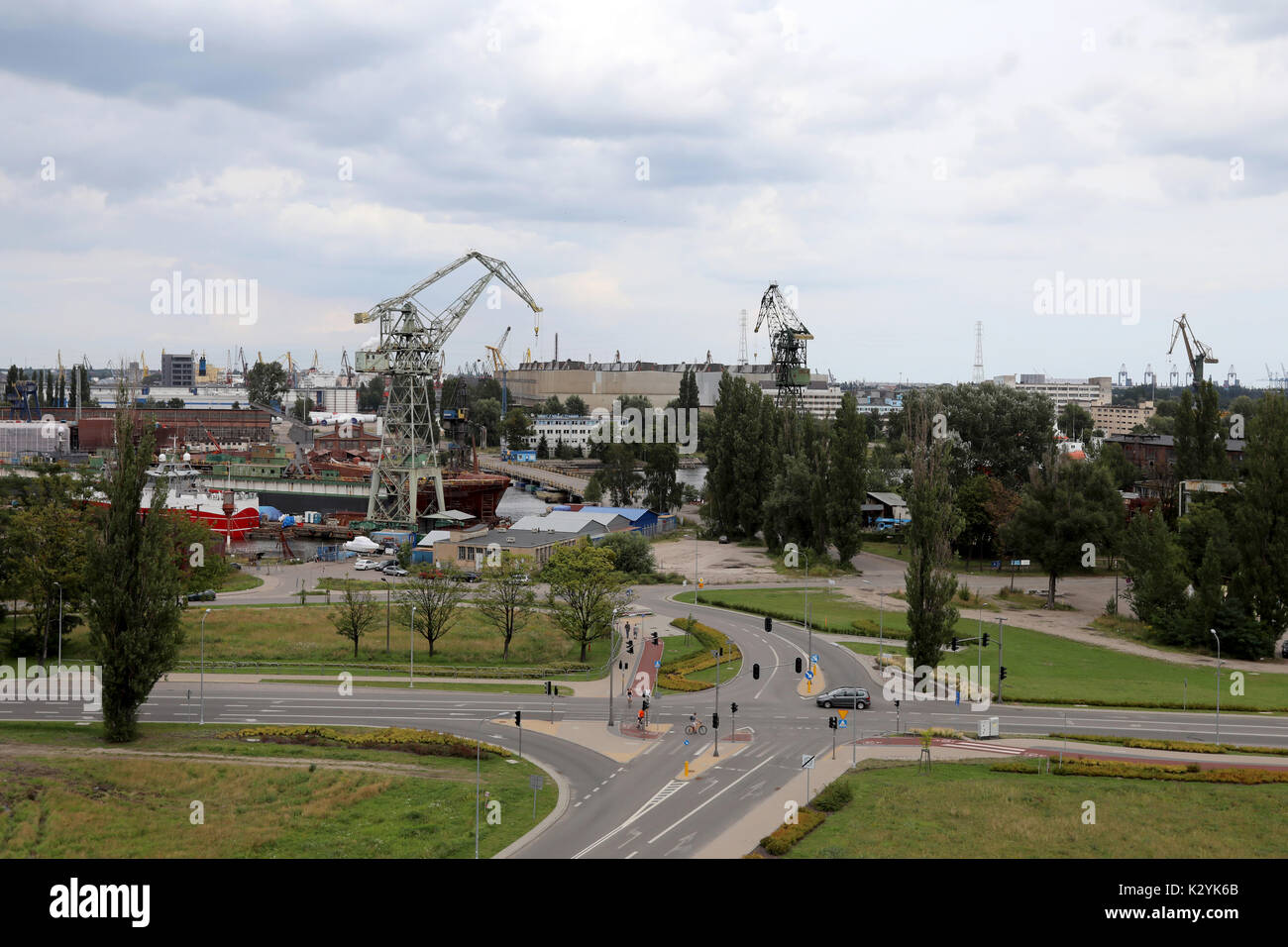 Veduta del porto di Danzica, che giace sul Martwa Wisła, alla foce del fiume Vistola, in Polonia settentrionale, il 20 agosto 2017. Foto Stock
