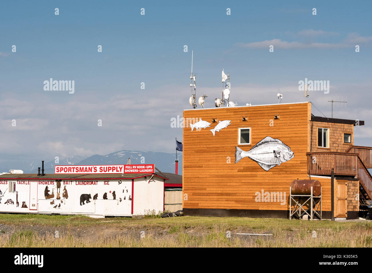 Una lavorazione del pesce store su Homer Spit su Kamishak Bay in Omero, Alaska. Foto Stock