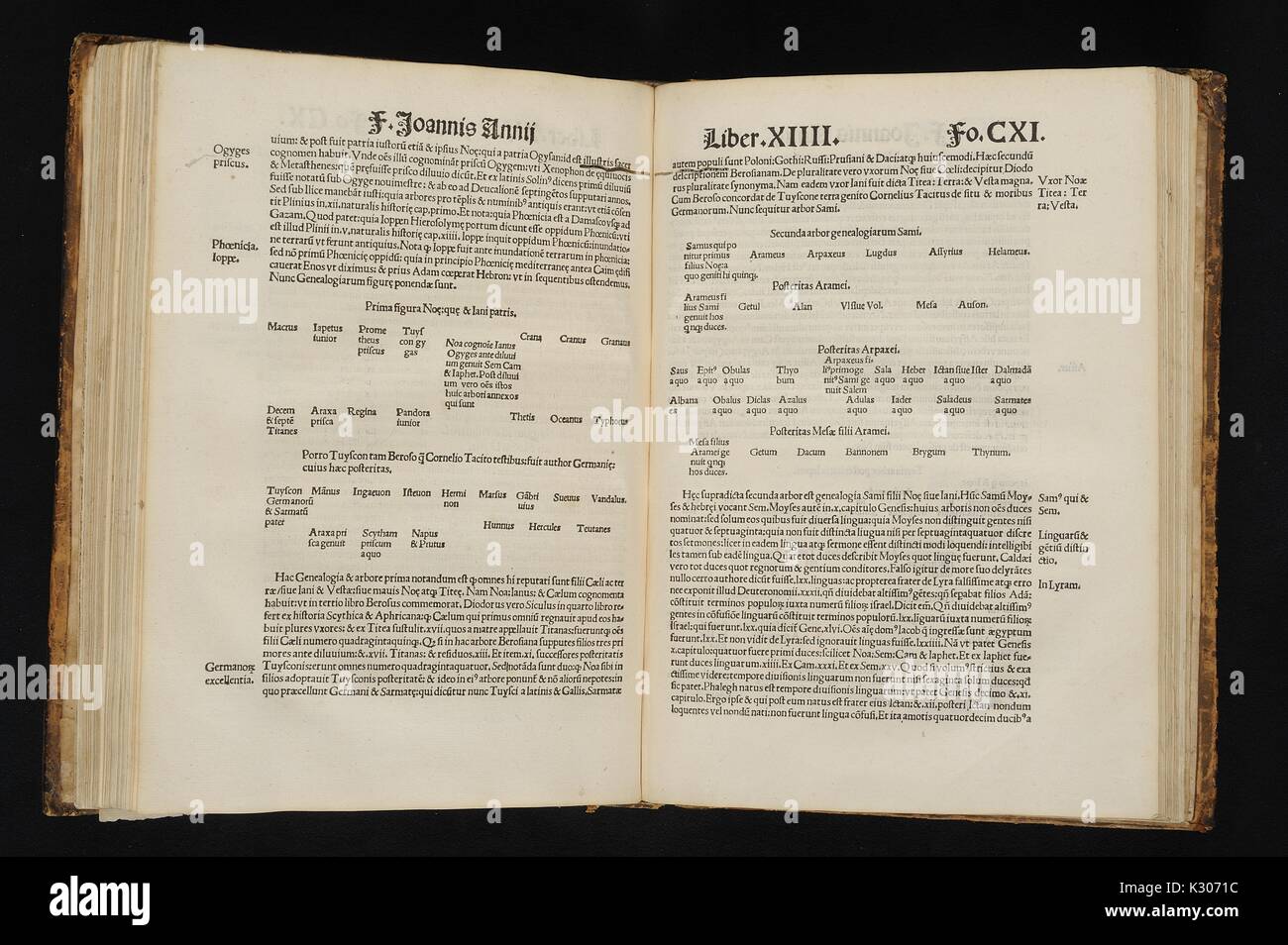 Manoscritto illuminato le pagine da "l'Antichità di Annio' pubblicato da Annio di Viterbo, un italiano di frate domenicano, a Parigi nel 1515, 1515. Foto Stock