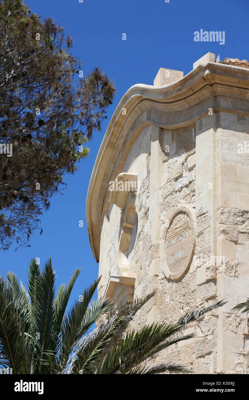 La chiesa di San Pietro e di San Paolo sull'isola spagnola di Tabarca nel Mediterraneo Foto Stock