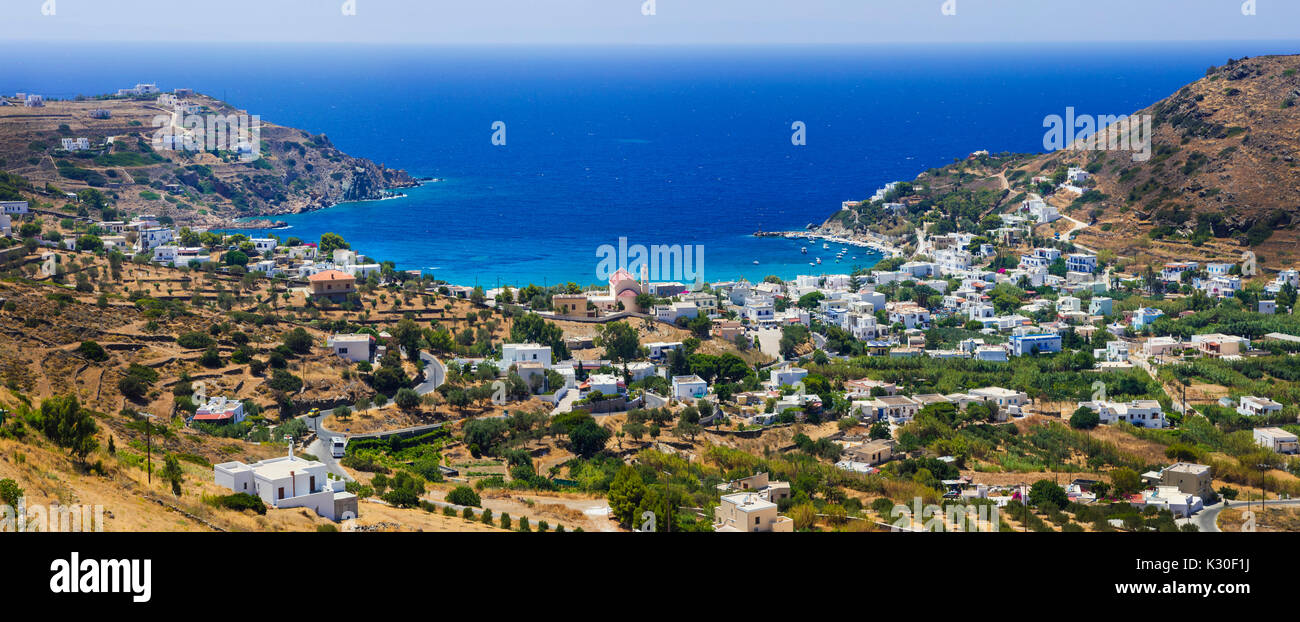 Isole greche - pittoresche spiagge di Syros nelle cicladi Foto Stock