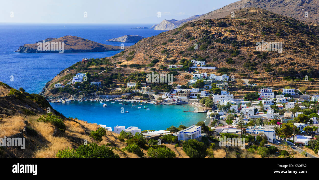 Isole greche - pittoresche spiagge di Syros nelle cicladi Foto Stock