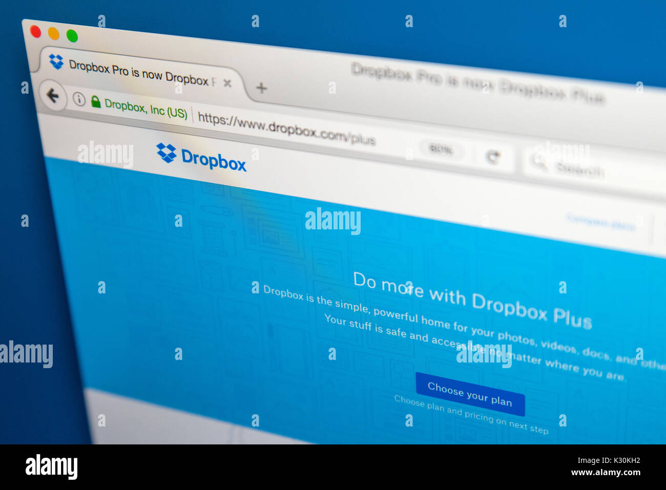 LONDON, Regno Unito - 7 AGOSTO 2017: la homepage del sito ufficiale di Dropbox - basato su web hosting dei file e il servizio di condivisione, il 7 agosto 2017. Foto Stock