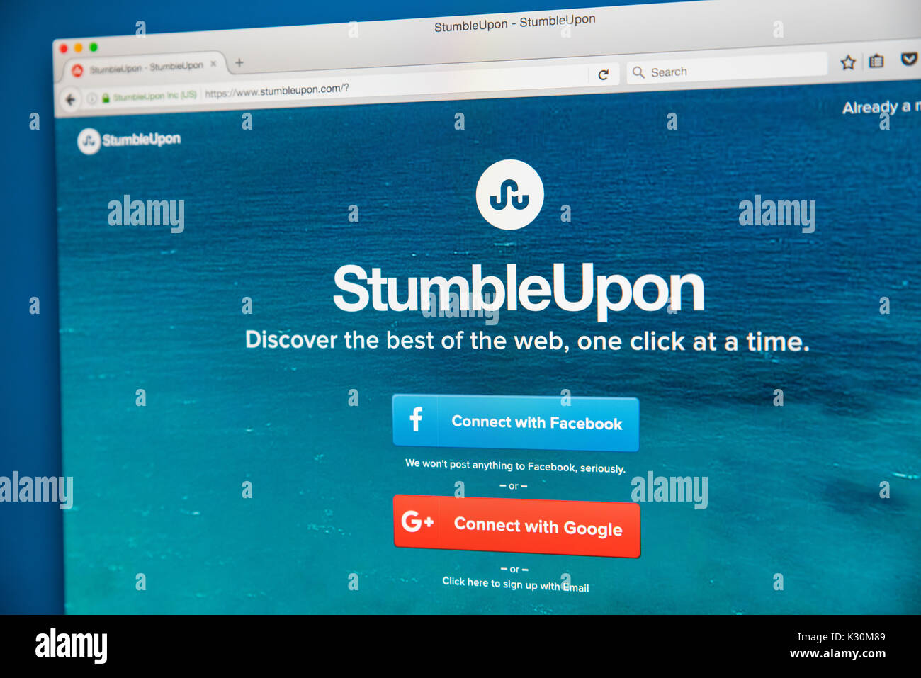 LONDON, Regno Unito - 7 AGOSTO 2017: la homepage del sito ufficiale di StumbleUpon - un motore di ricerca che consente agli utenti di scoprire le pagine web che sono p Foto Stock