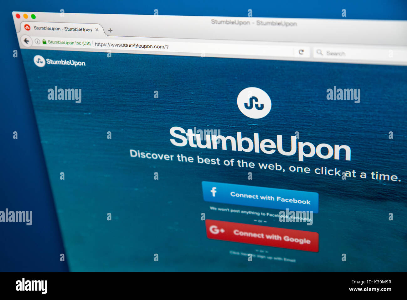 LONDON, Regno Unito - 7 AGOSTO 2017: la homepage del sito ufficiale di StumbleUpon - un motore di ricerca che consente agli utenti di scoprire le pagine web che sono p Foto Stock
