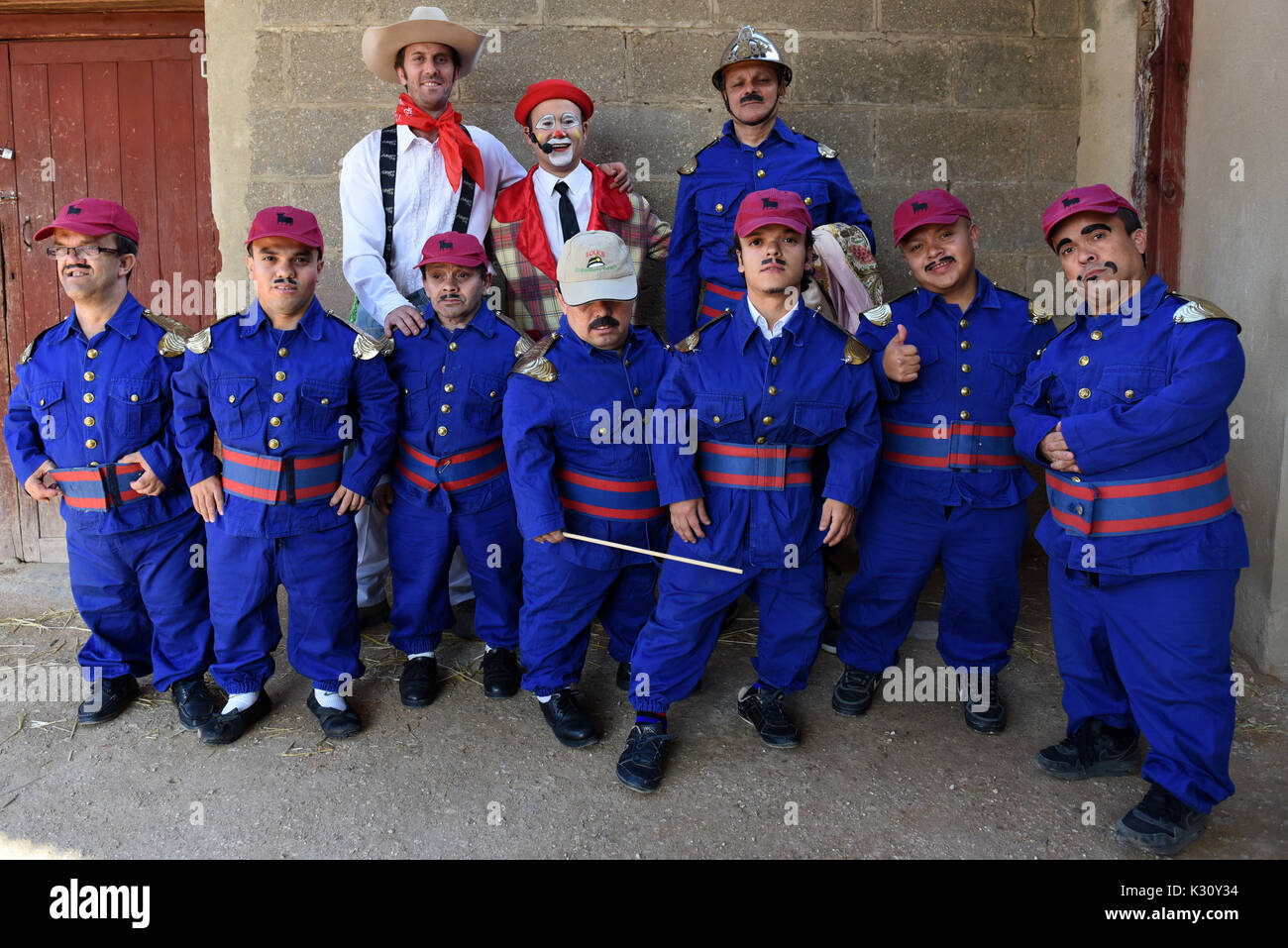 Almazán, Spagna. 31 Agosto, 2017. Gli attori del gruppo 'El Bombero Torero"  nella foto durante una