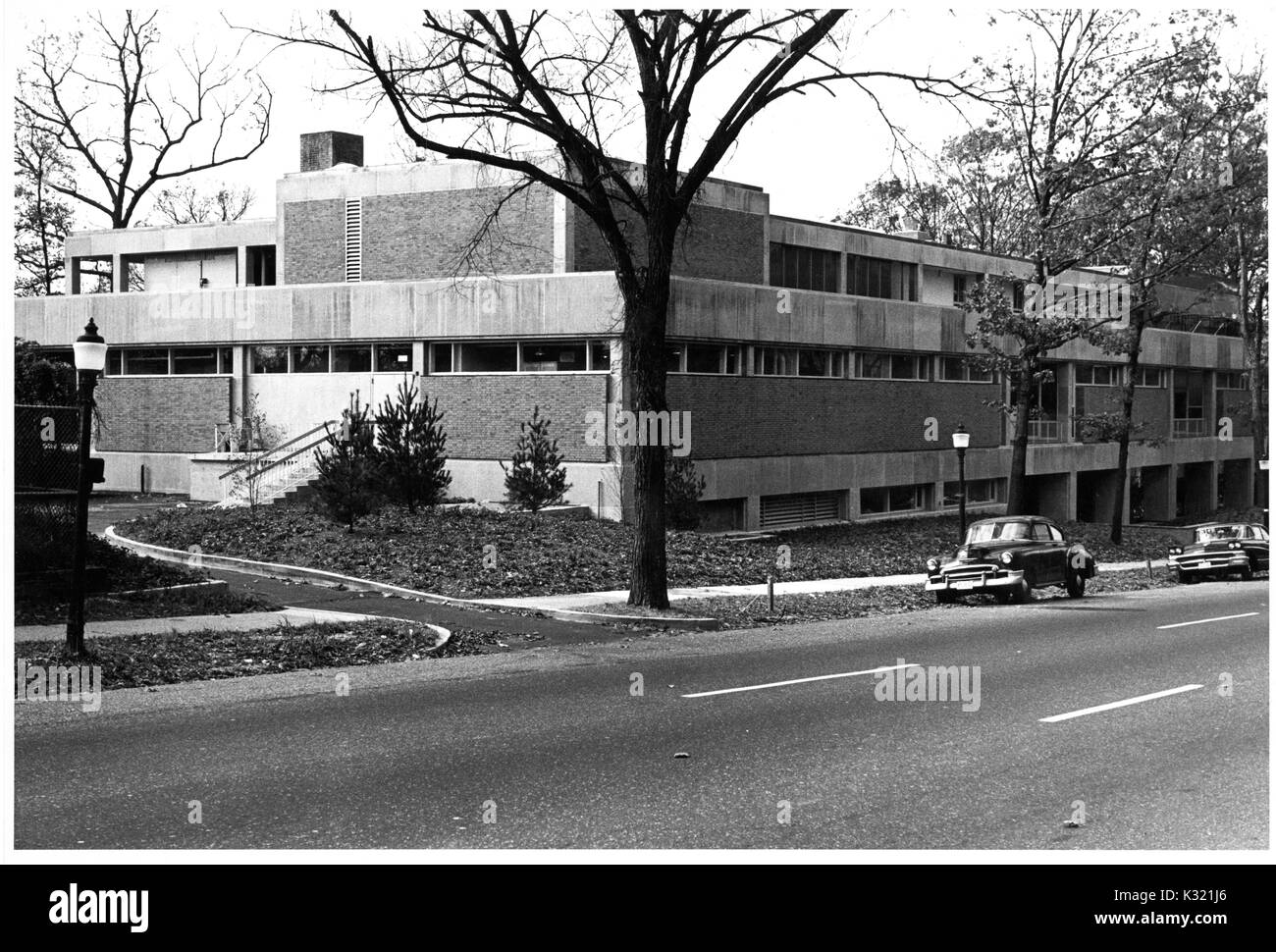 Esterno del Dipartimento di embriologia per il Carnegie Institution for Science, una organizzazione di ricerca, sull'Homewood campus della Johns Hopkins University di Baltimore, Maryland, 9 novembre 1961. Foto Stock